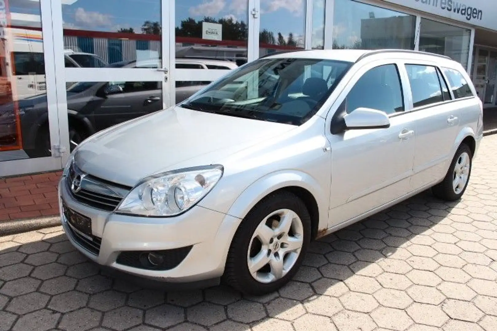 Opel Astra H 1,6 *2.HAND*KLIMA*EURO4*HU 10-2024* Zilver - 2