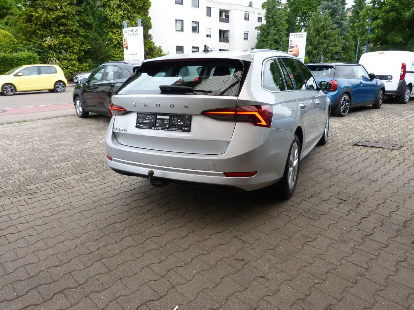 Skoda Octavia Combi Style DSG LED AHK NAVI ACC DAB Silber - 2