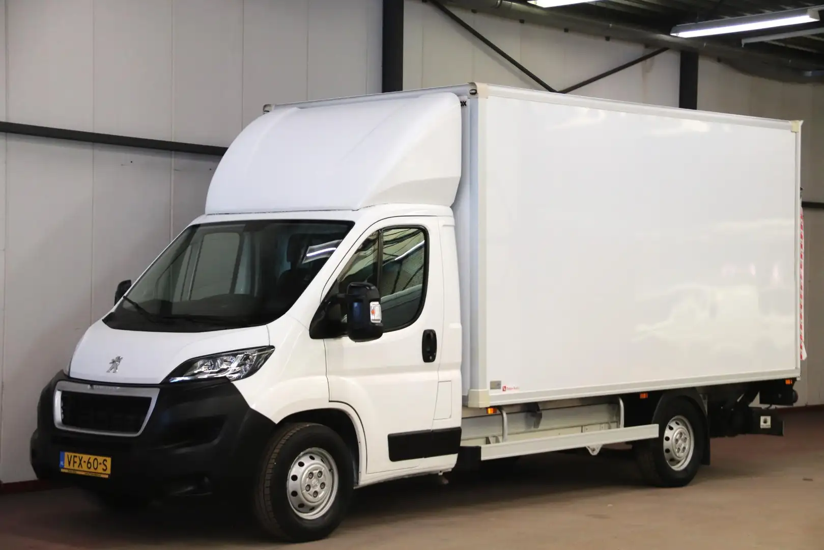 Peugeot Boxer 2.2 165 PK BAKWAGEN MET LAADKLEP EN ZIJDEUR Blanc - 1