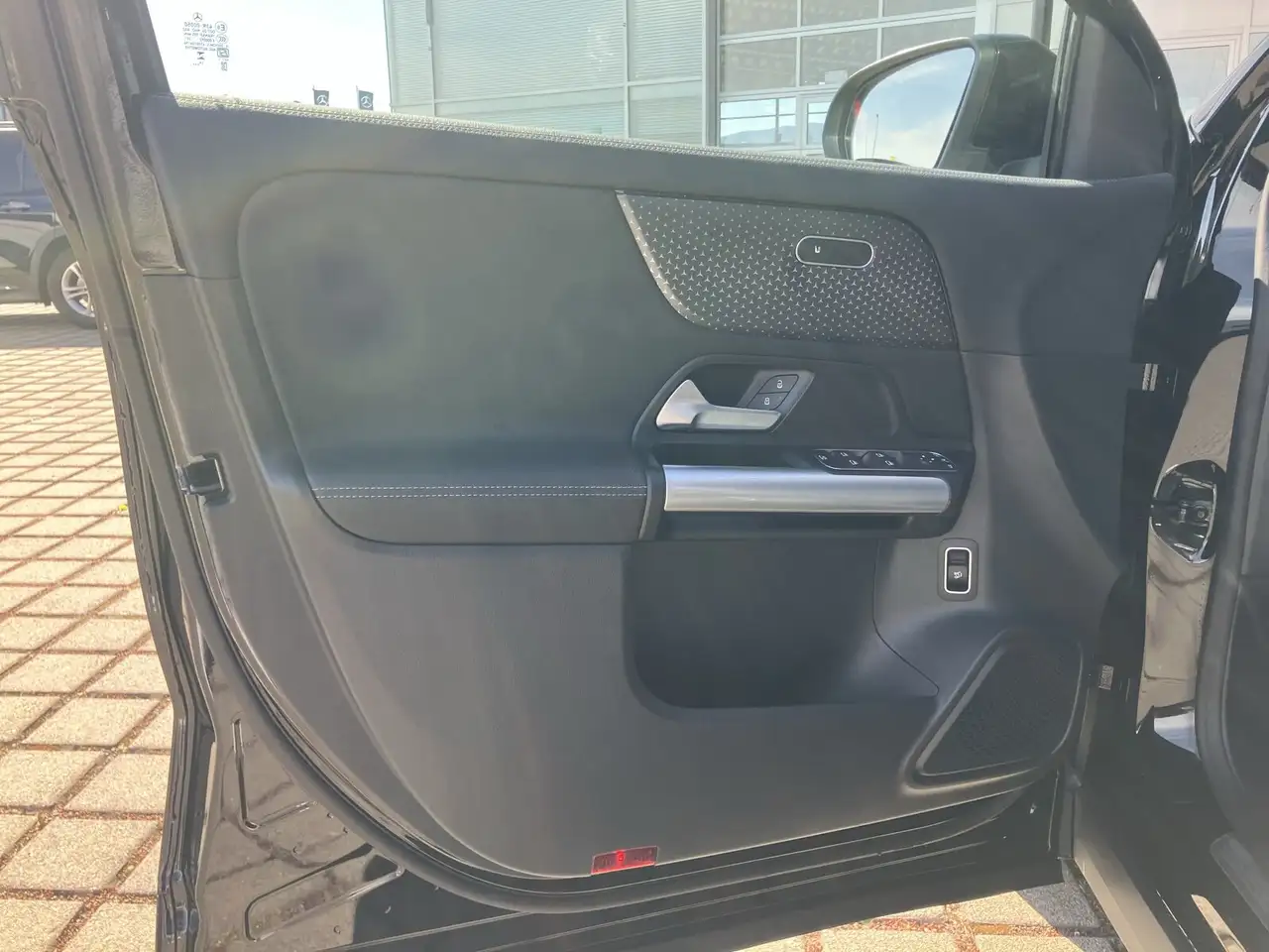 Mercedes-Benz GLA 180 GLA 180 Progr RüKam Nightpaket AHK Winterpaket 10