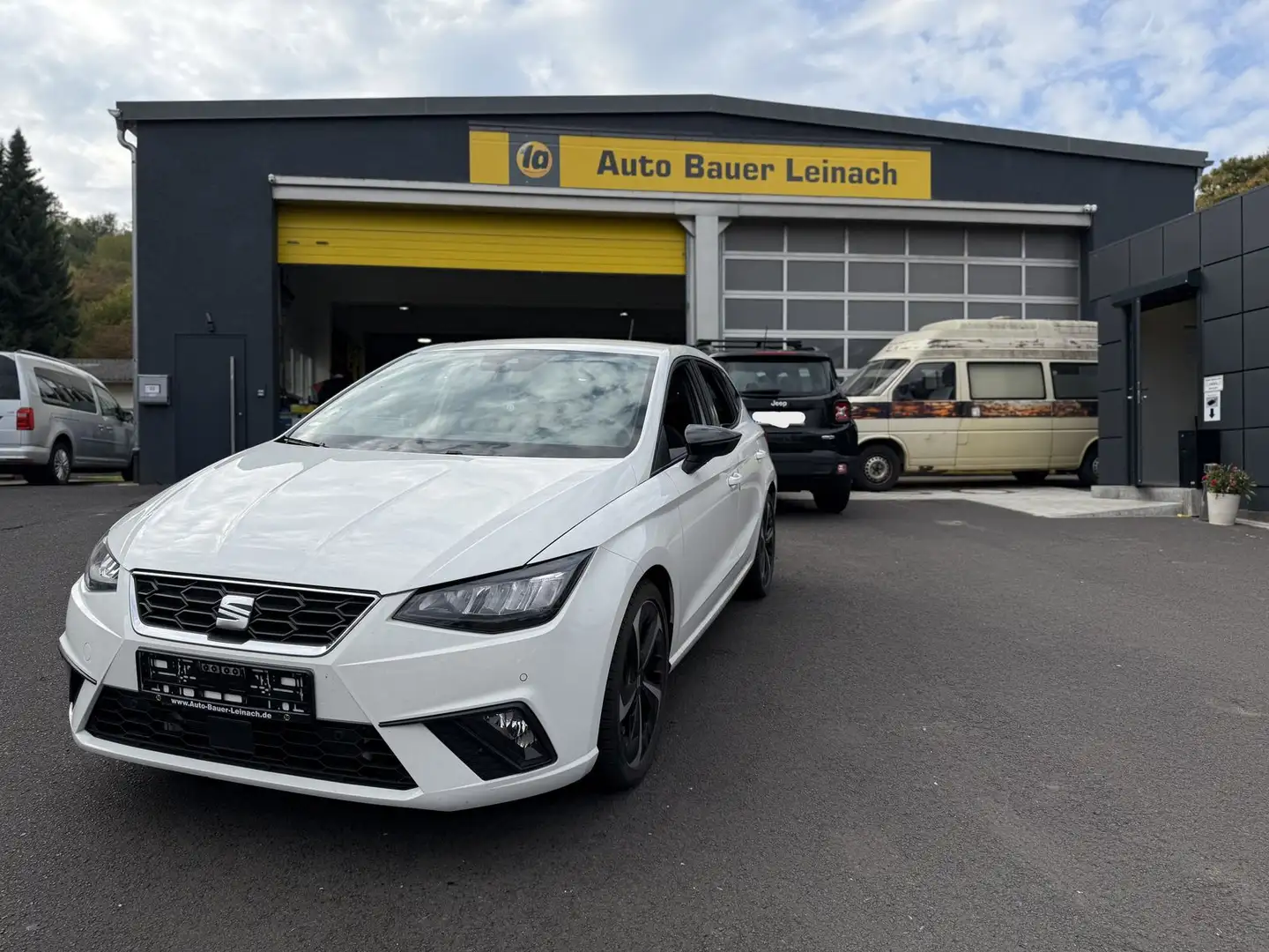 SEAT Ibiza Ibiza 1.0 TSI FR OPF (EURO 6e) Weiß - 1