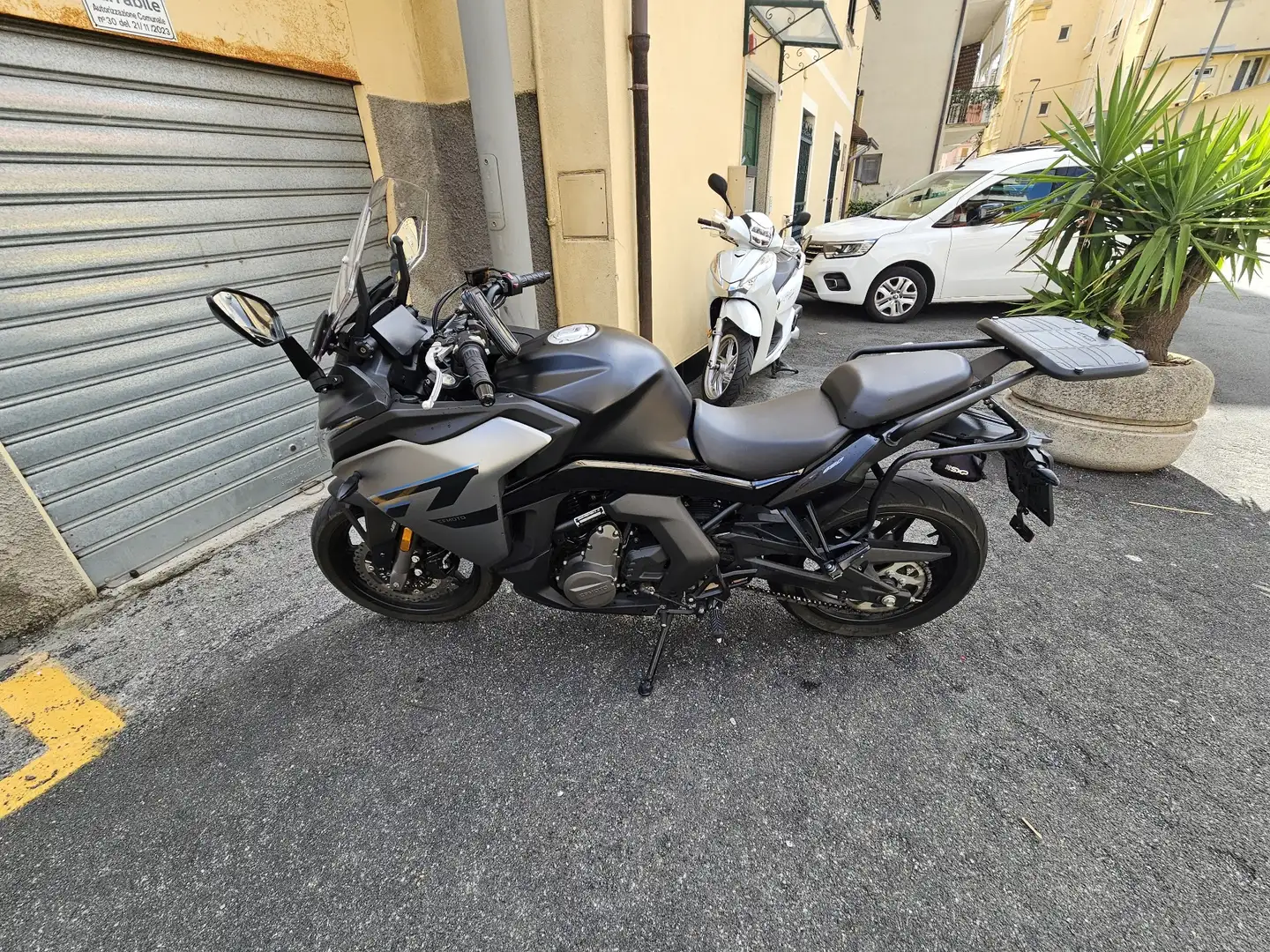 CFMOTO 650GT Gris - 2