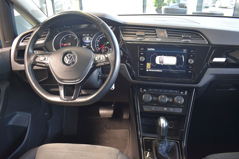 Volkswagen Touran 2.0TDI DSG Highline LED~ACC~Standheizung — photo 10
