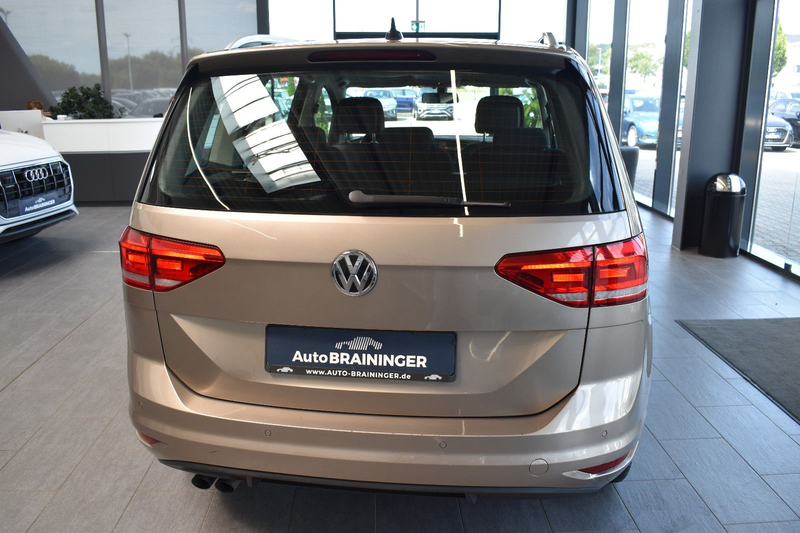 Volkswagen Touran 2.0TDI DSG Highline LED~ACC~Standheizung — photo 6