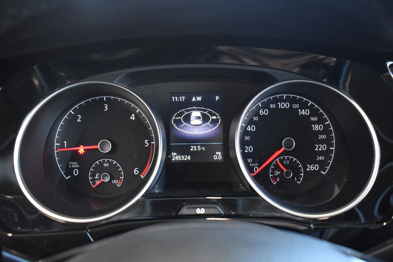 Volkswagen Touran 2.0TDI DSG Highline LED~ACC~Standheizung — photo 15