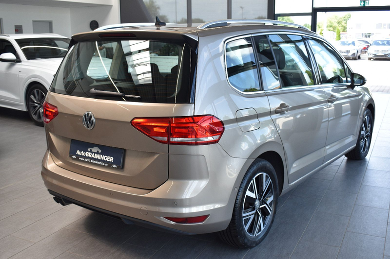 Volkswagen Touran 2.0TDI DSG Highline LED~ACC~Standheizung — photo 2