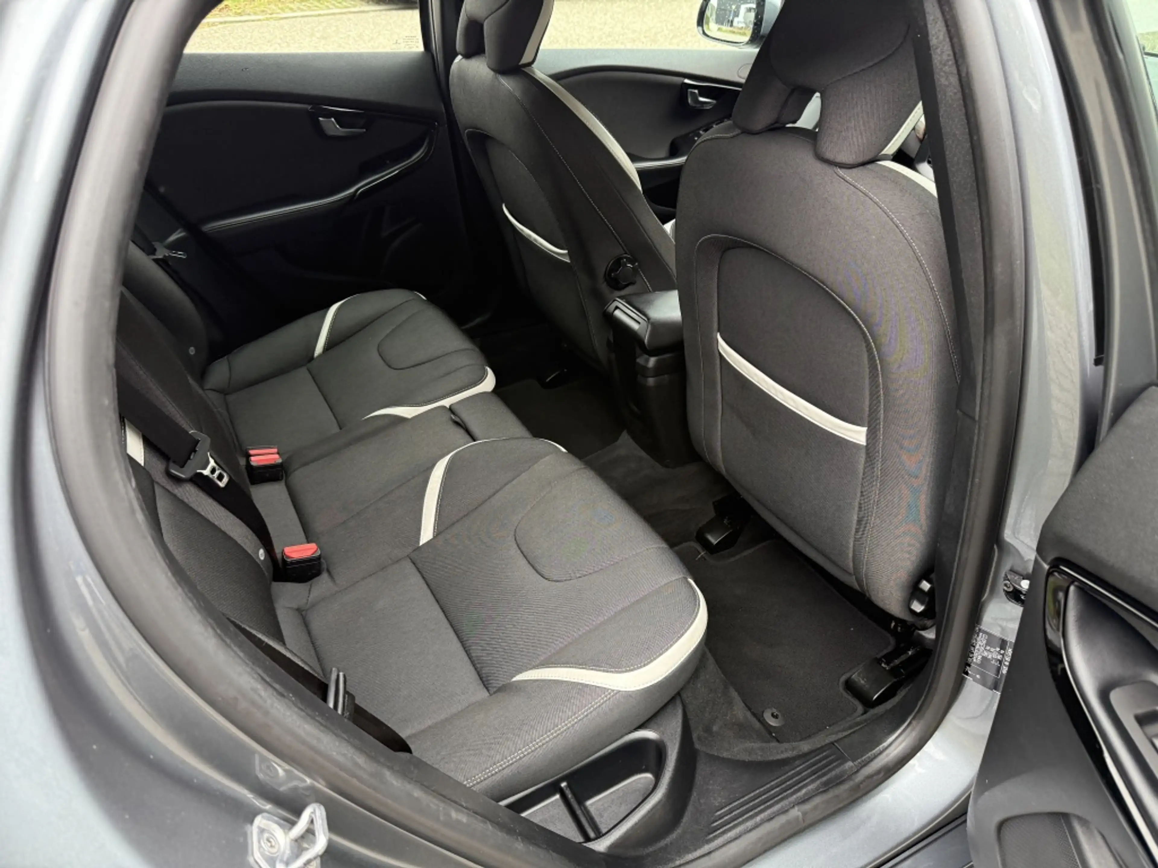 Volvo V40 1.5 T3 Dynamic Edition Automaat | Navi | Cruise | — photo 11