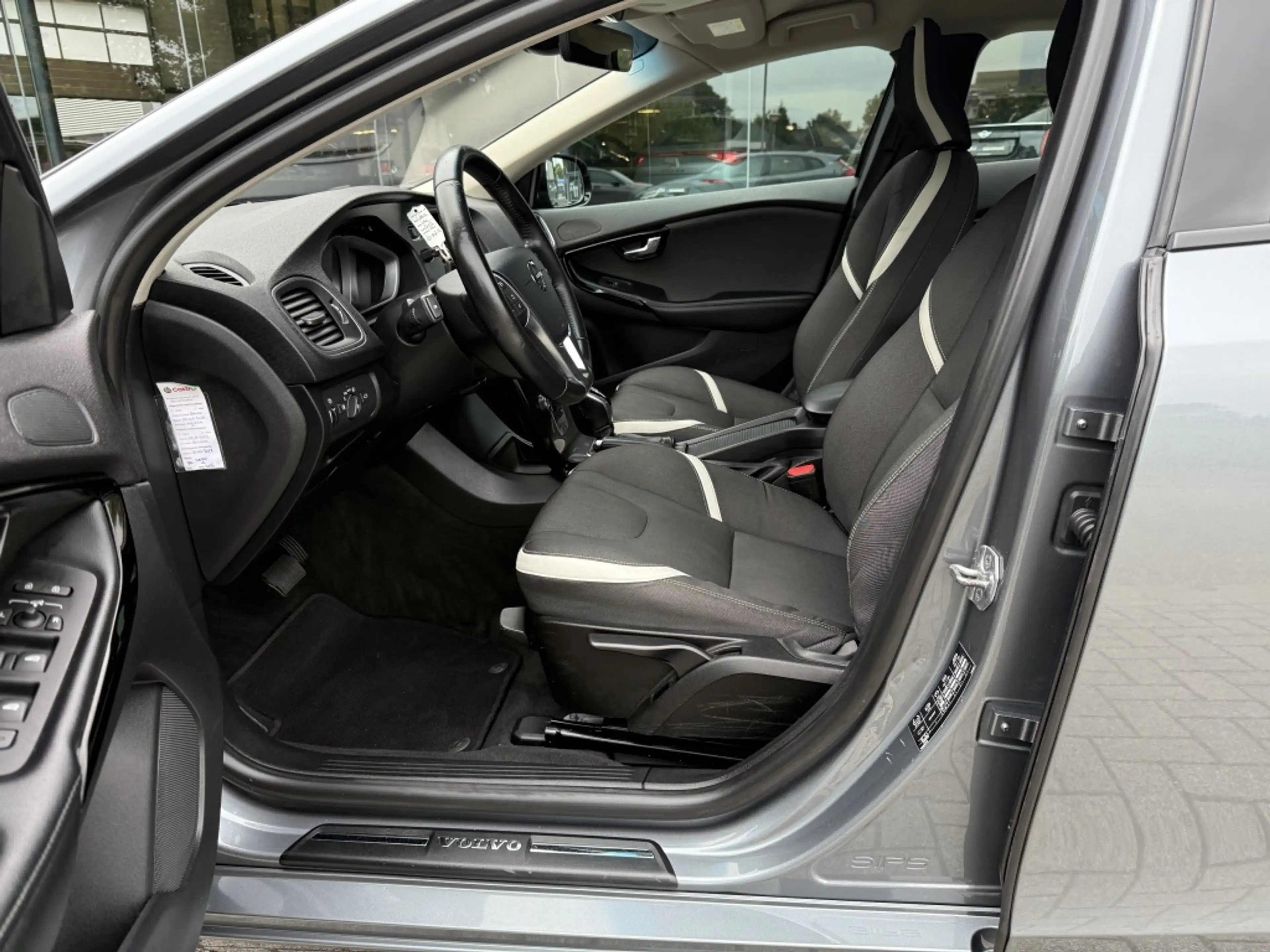 Volvo V40 1.5 T3 Dynamic Edition Automaat | Navi | Cruise | — photo 8
