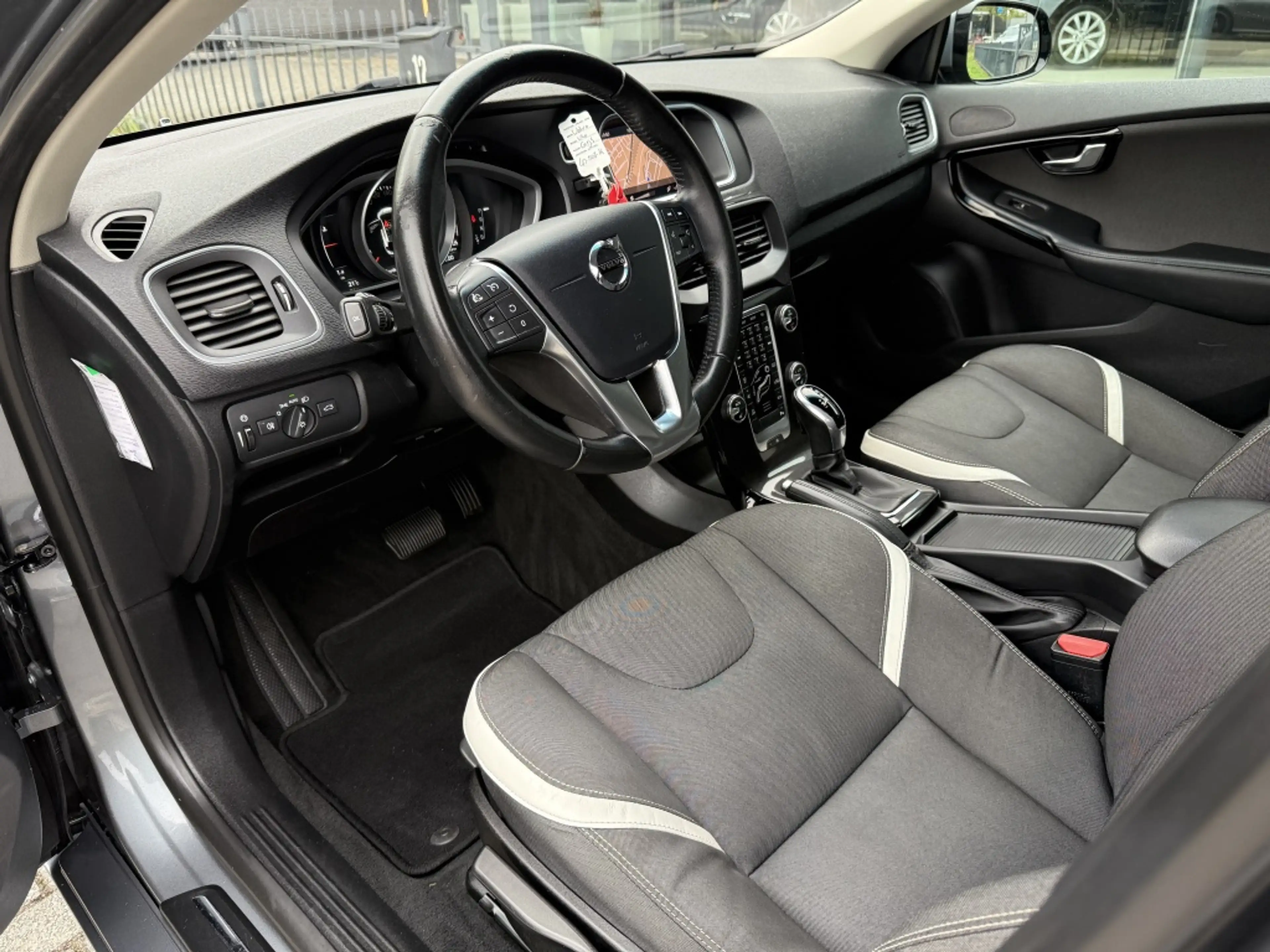 Volvo V40 1.5 T3 Dynamic Edition Automaat | Navi | Cruise | — photo 2