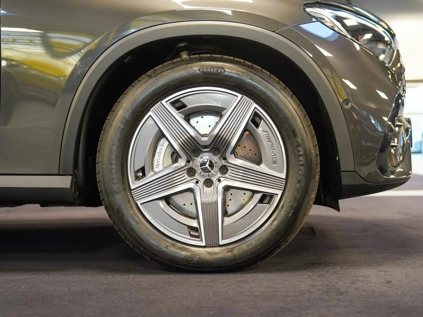 Mercedes-Benz GLC 220 GLC 220 d 4M AMG Line AHK Memory Kamera CarPlay Grau - 2