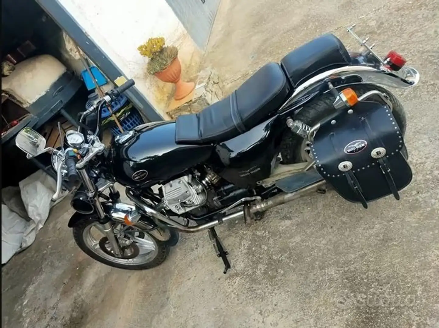 Moto Guzzi V 65 California - 1