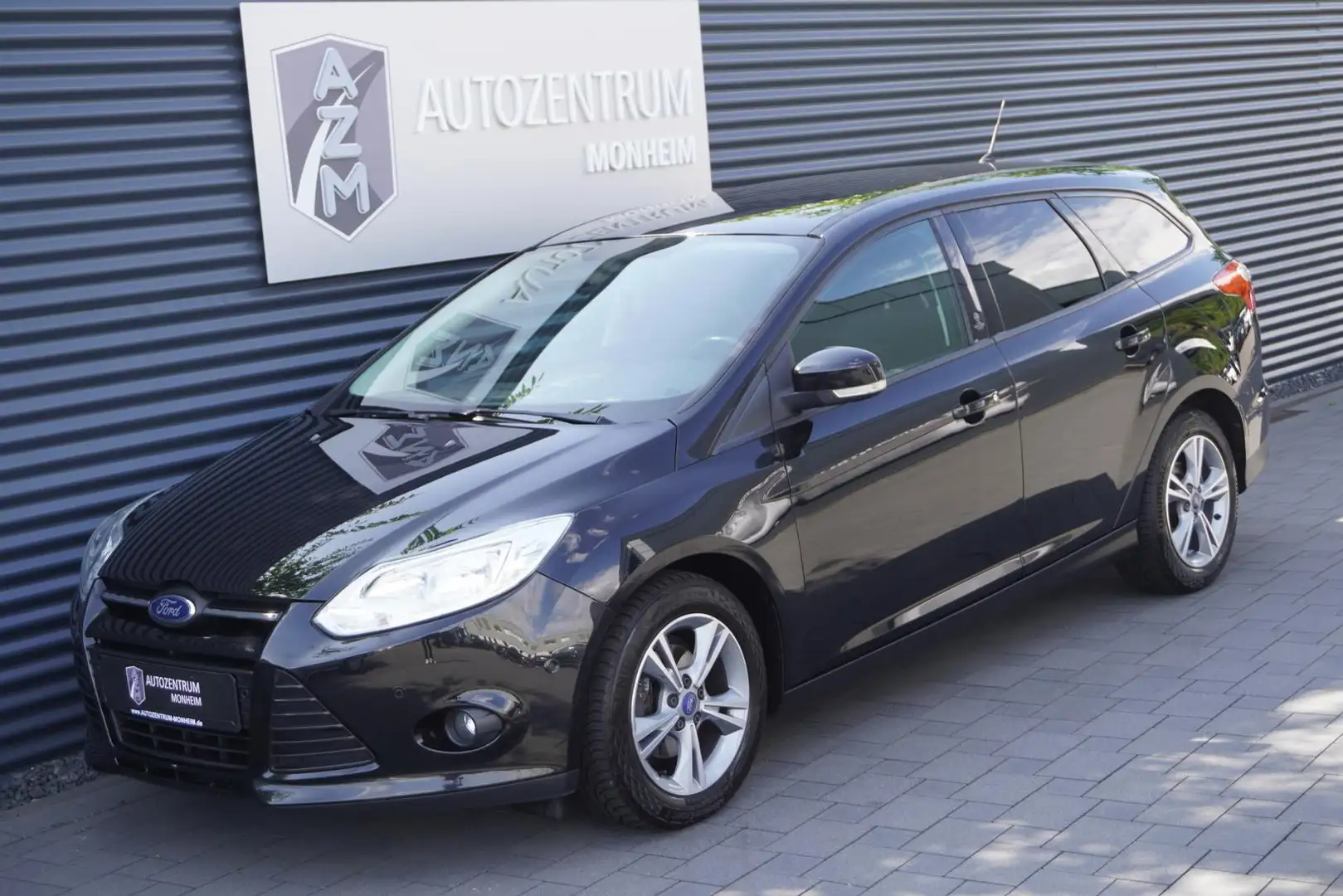 Ford Focus TURNIER|ECOBOOST|SITZHEIZUNG|EINPARKHILFE| Zwart - 2
