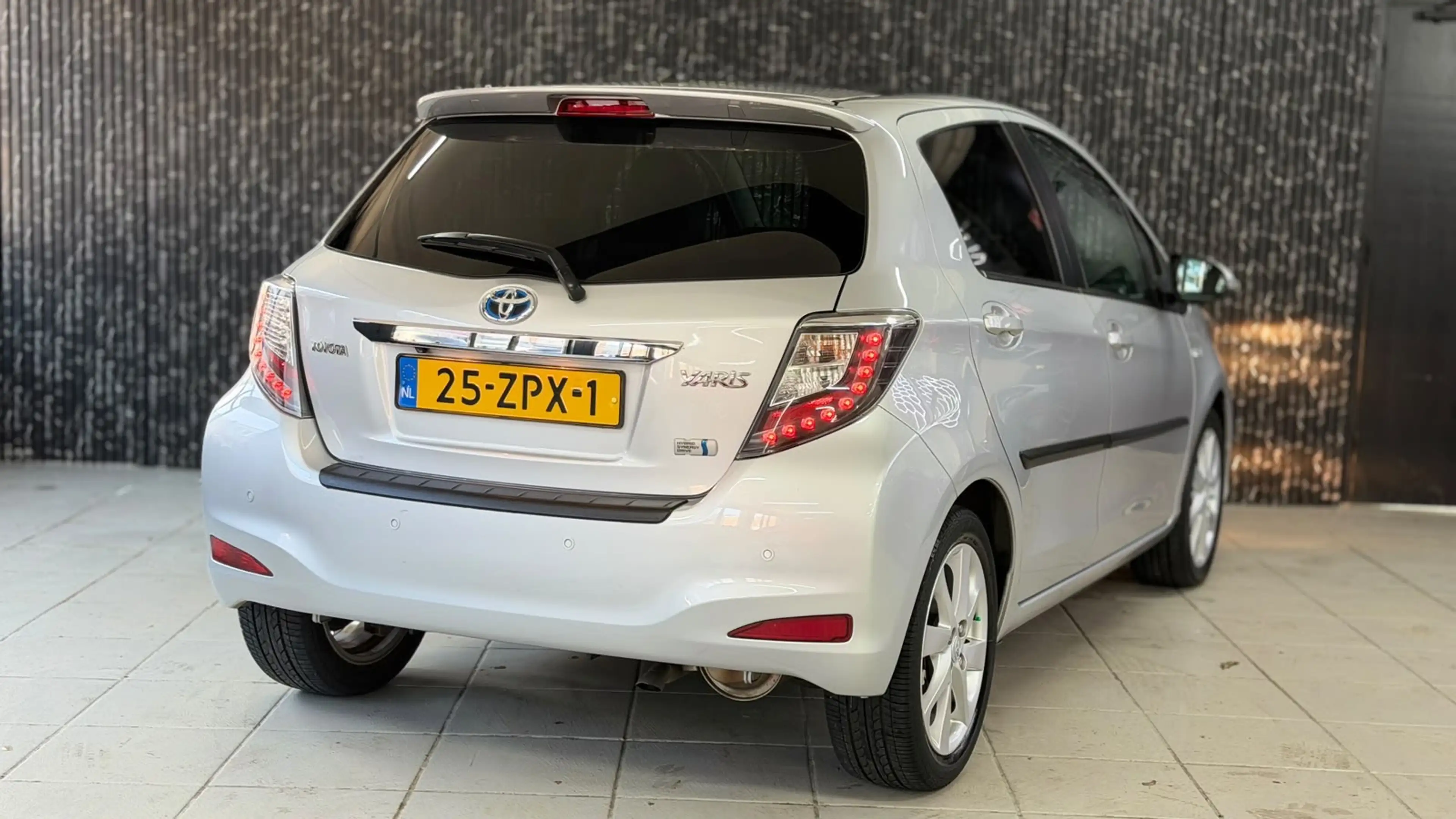Toyota Yaris 1.5 Full Hybrid Dynamic Pano | Navi | Camera | Lee — photo 8