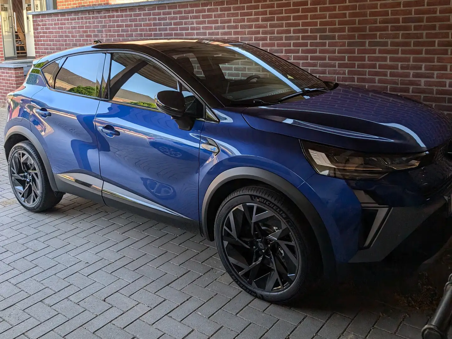Renault Captur esprit Alpine E-Tech full hybrid 145 hp Bleu - 1