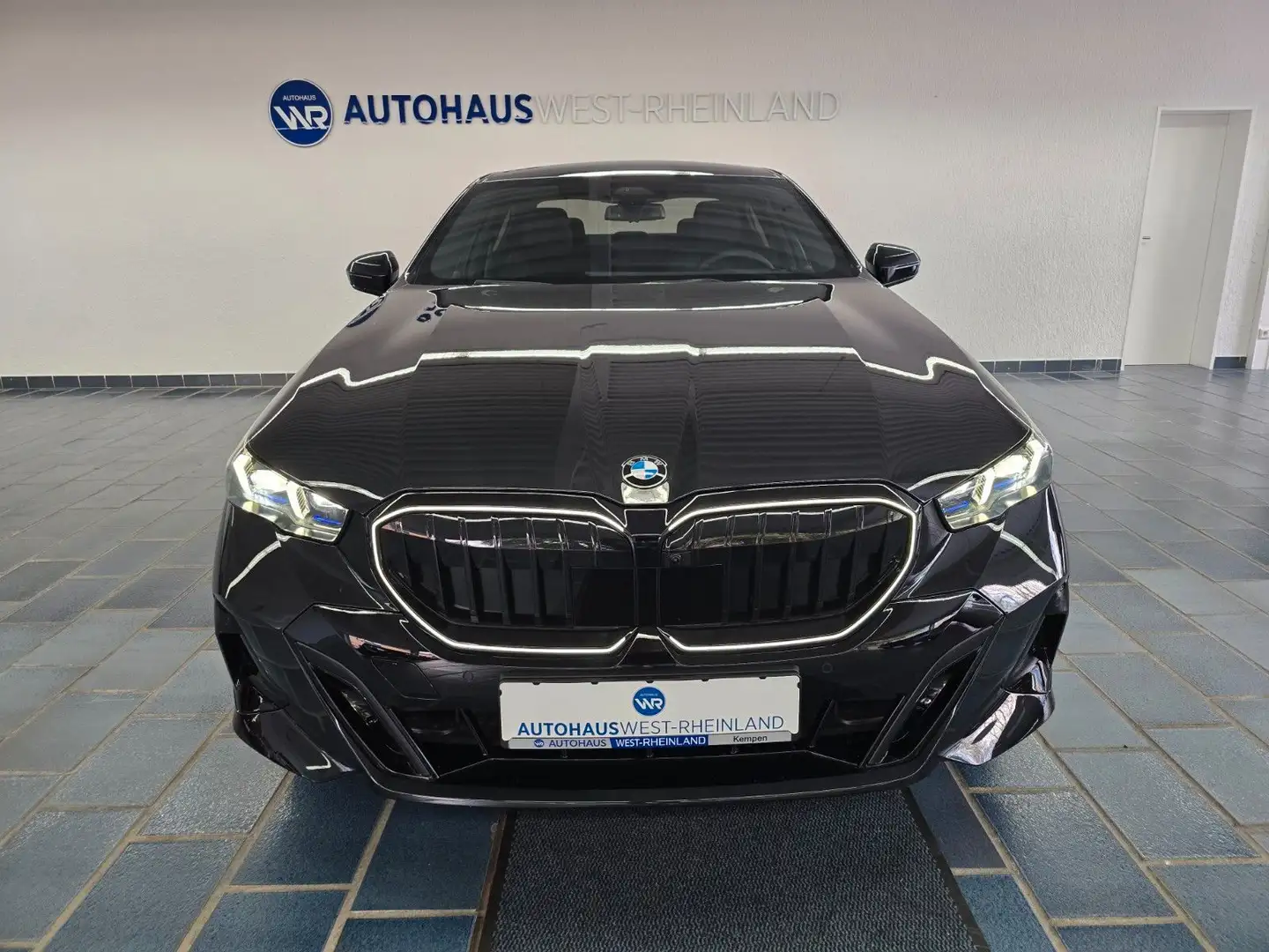 BMW 520 dxDrive M SPORT PRO*SPORTFAHRWERK*PD*LED*B&W Negro - 2