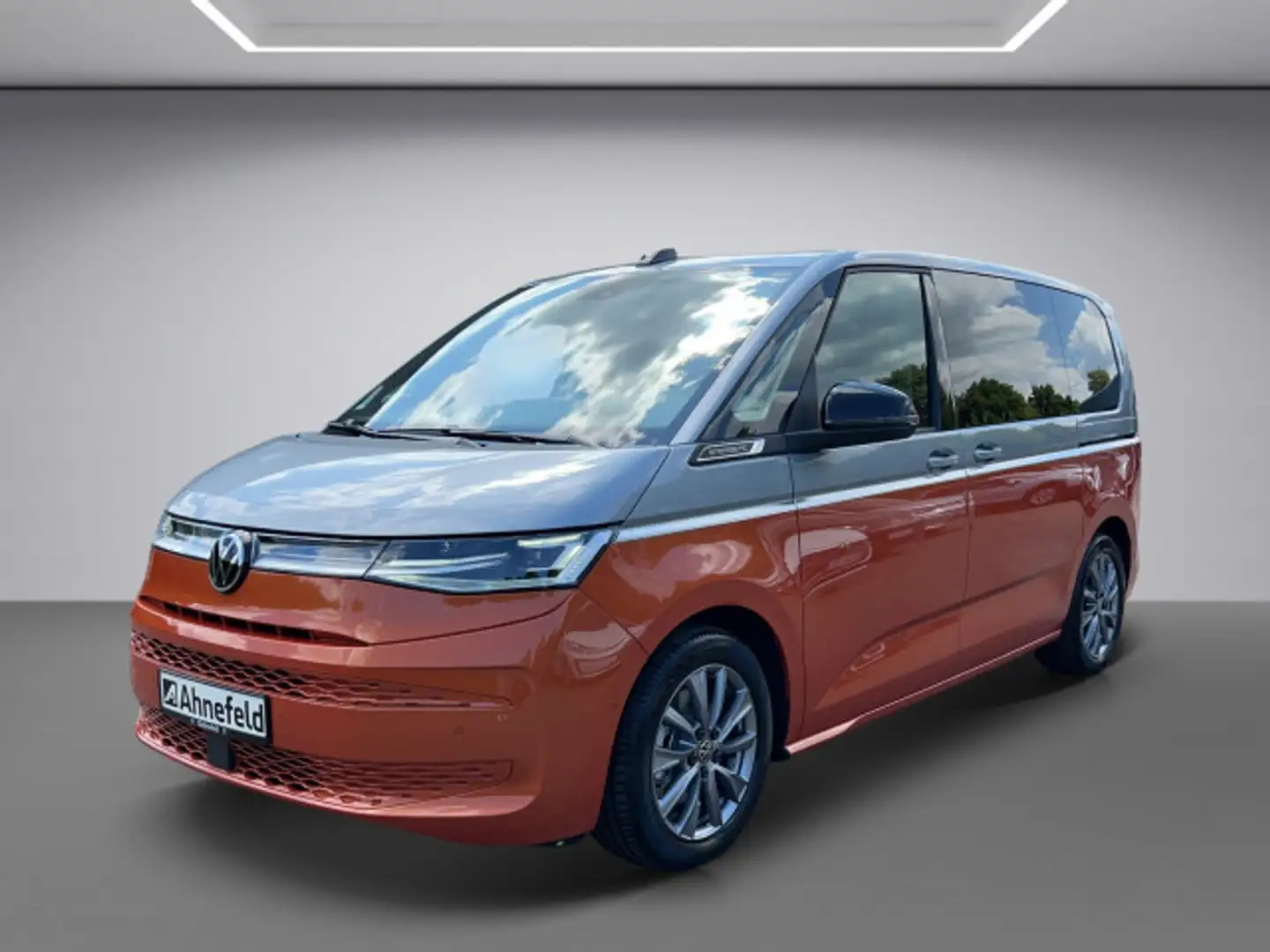 Volkswagen T7 Multivan Plateado - 2
