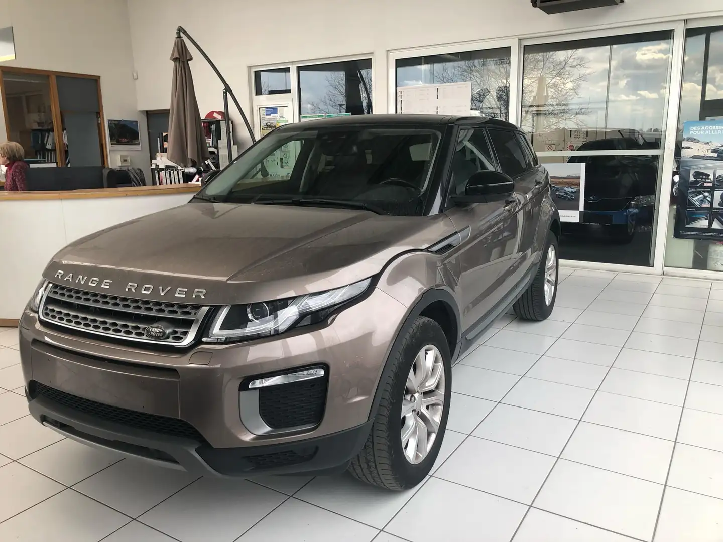 Land Rover Range Rover Evoque 2.0 eD4 2WD HSE Oro - 1