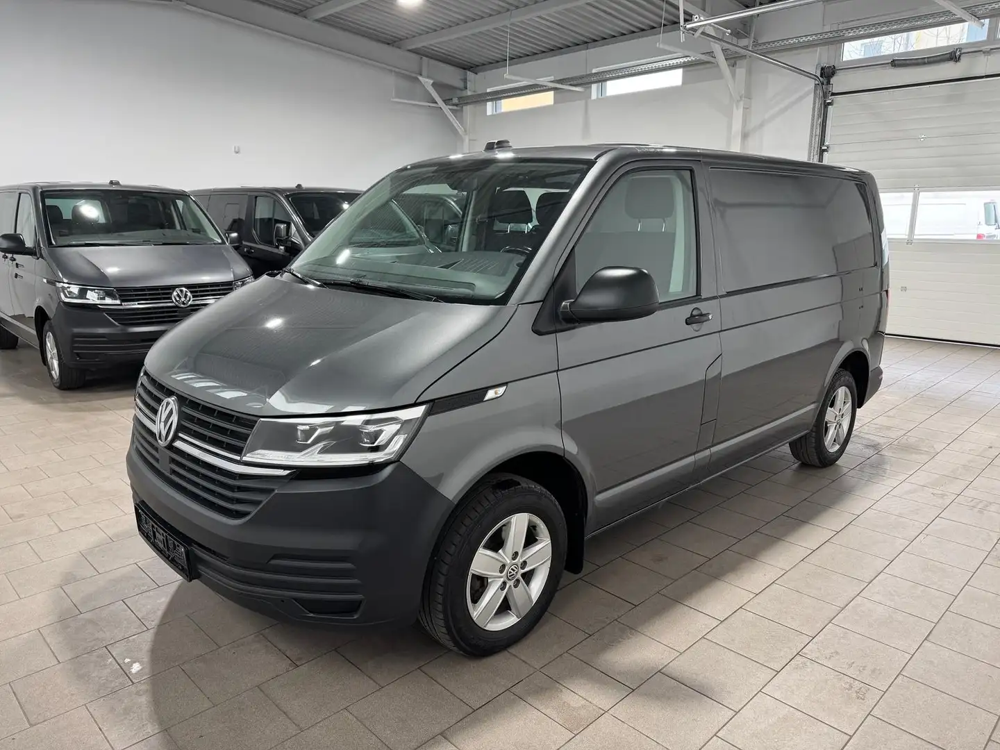 Volkswagen T6.1 Transporter T6.1 Kasten,kurz,4Motion,DSG,Klima,Navi Gris - 1