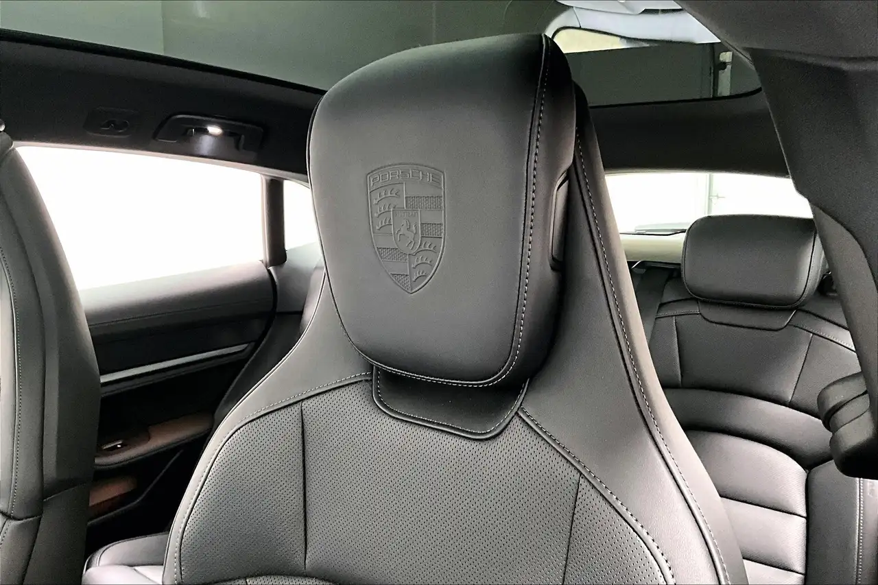 Porsche Taycan снимка Porsche Taycan
