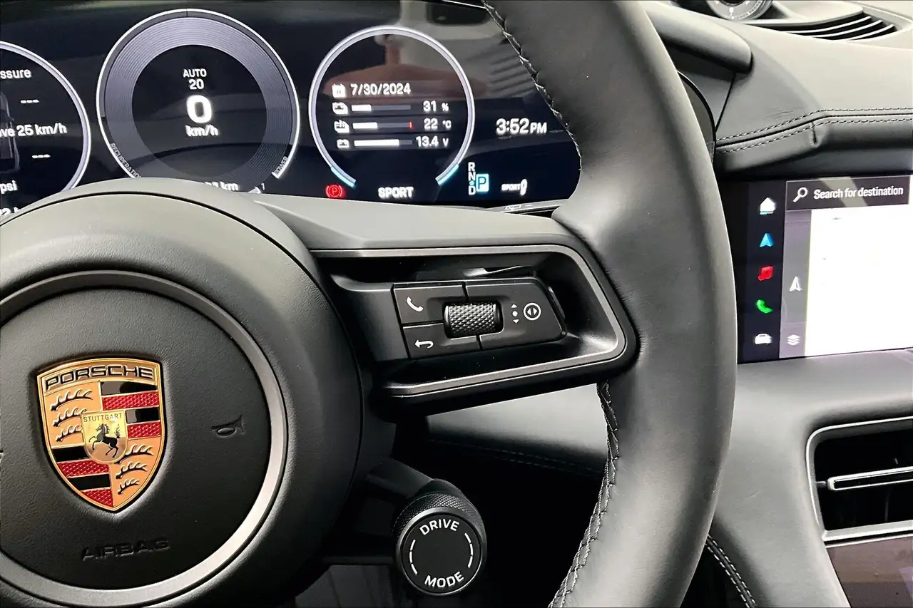 Porsche Taycan снимка Porsche Taycan