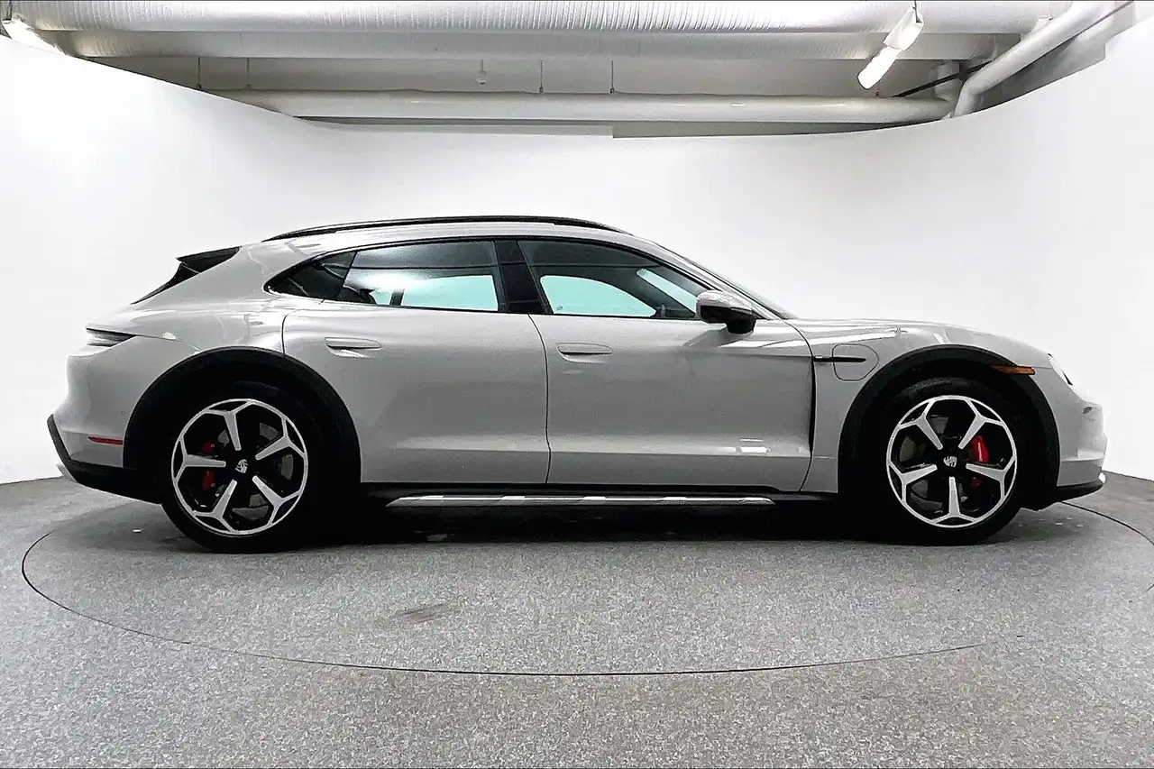 Porsche Taycan снимка Porsche Taycan