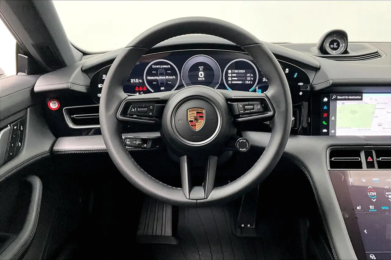 Porsche Taycan снимка Porsche Taycan