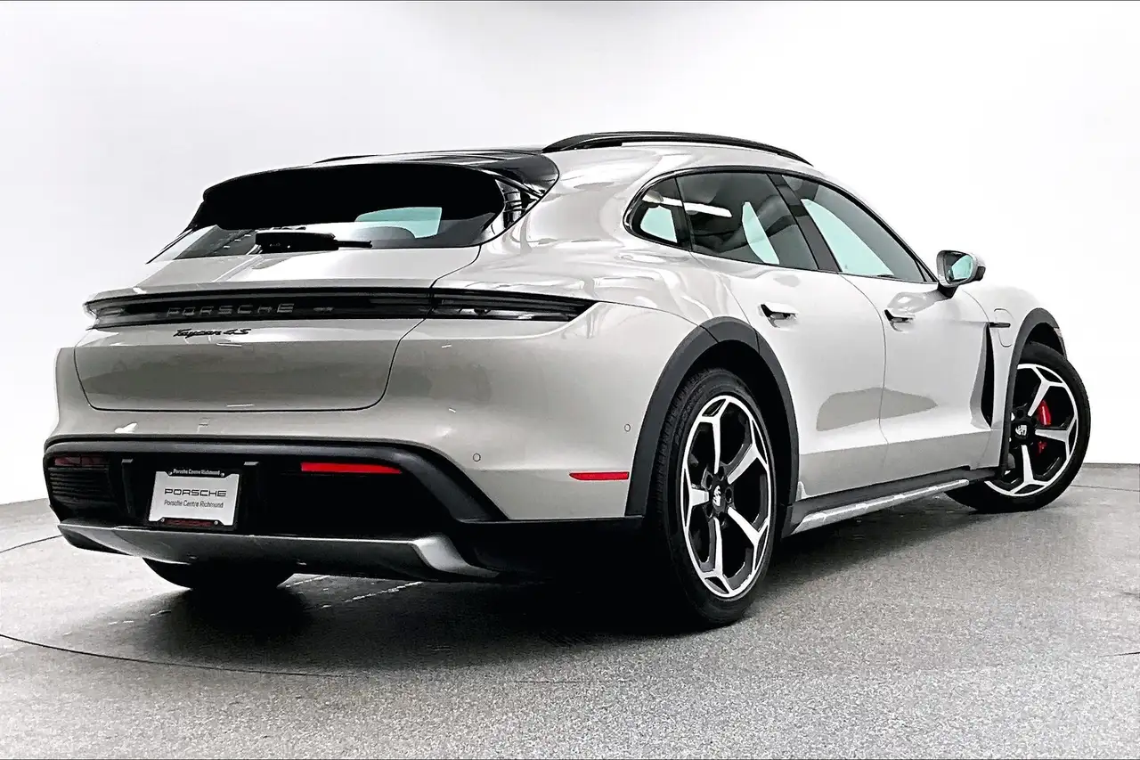 Porsche Taycan снимка Porsche Taycan