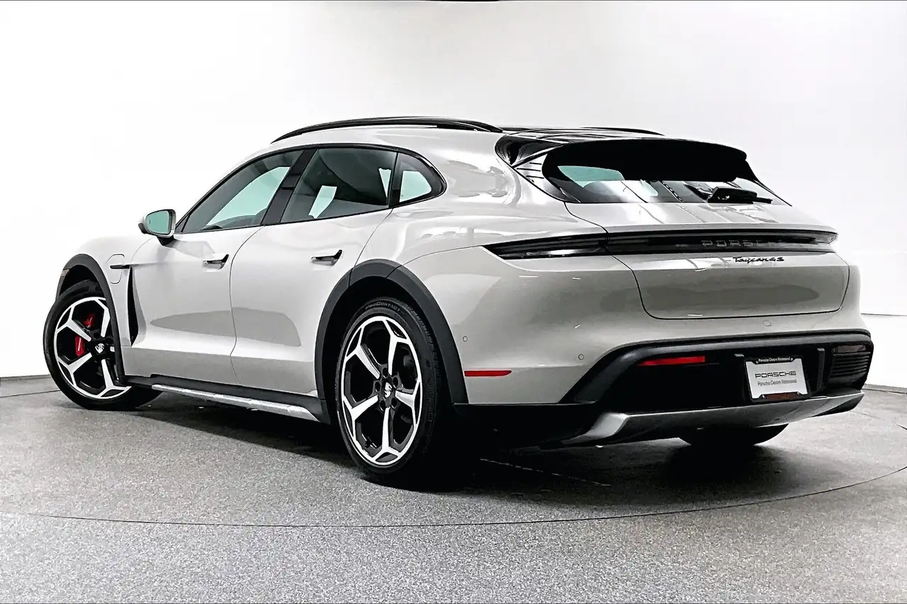 Porsche Taycan снимка Porsche Taycan