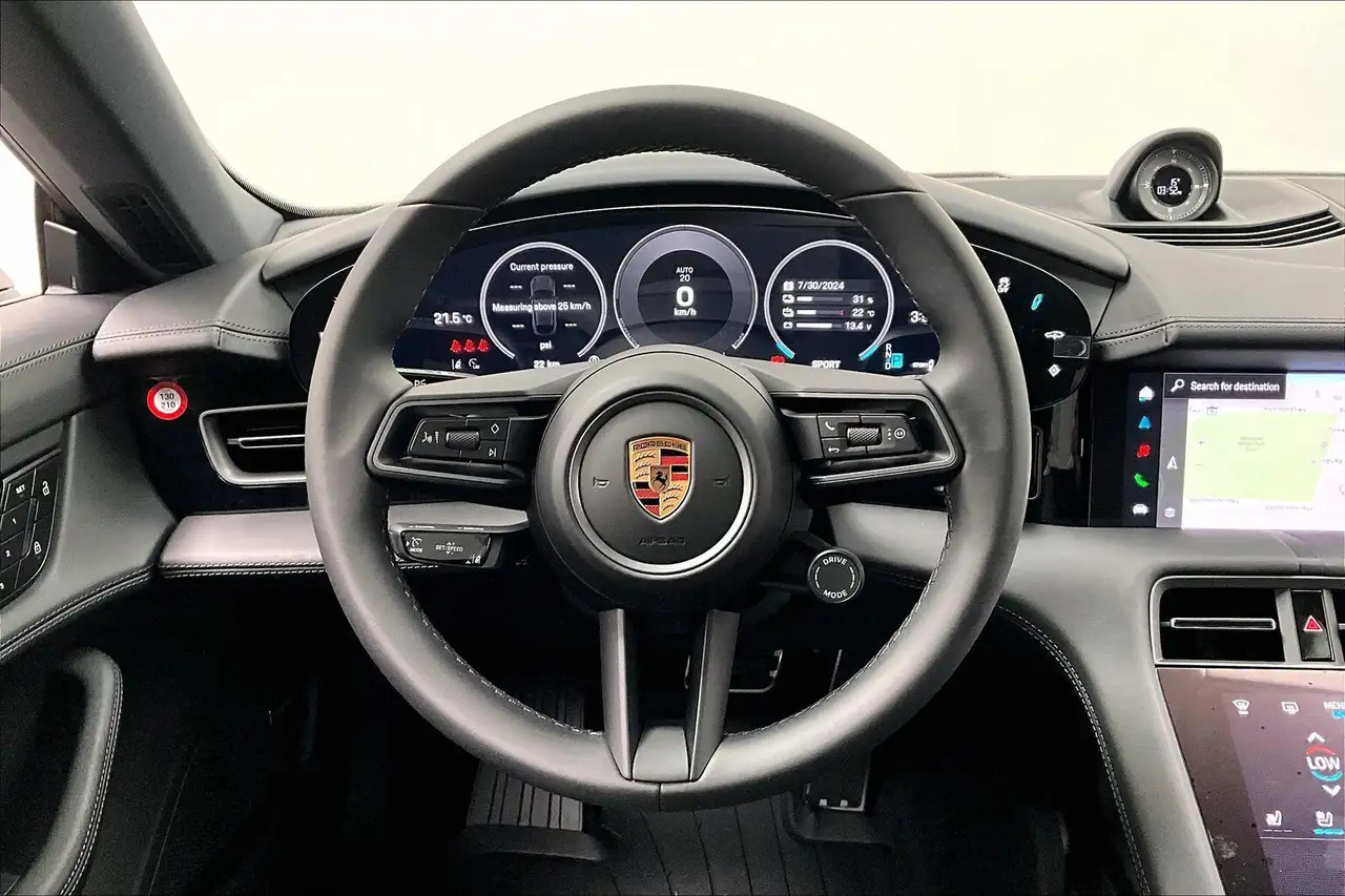 Porsche Taycan снимка Porsche Taycan