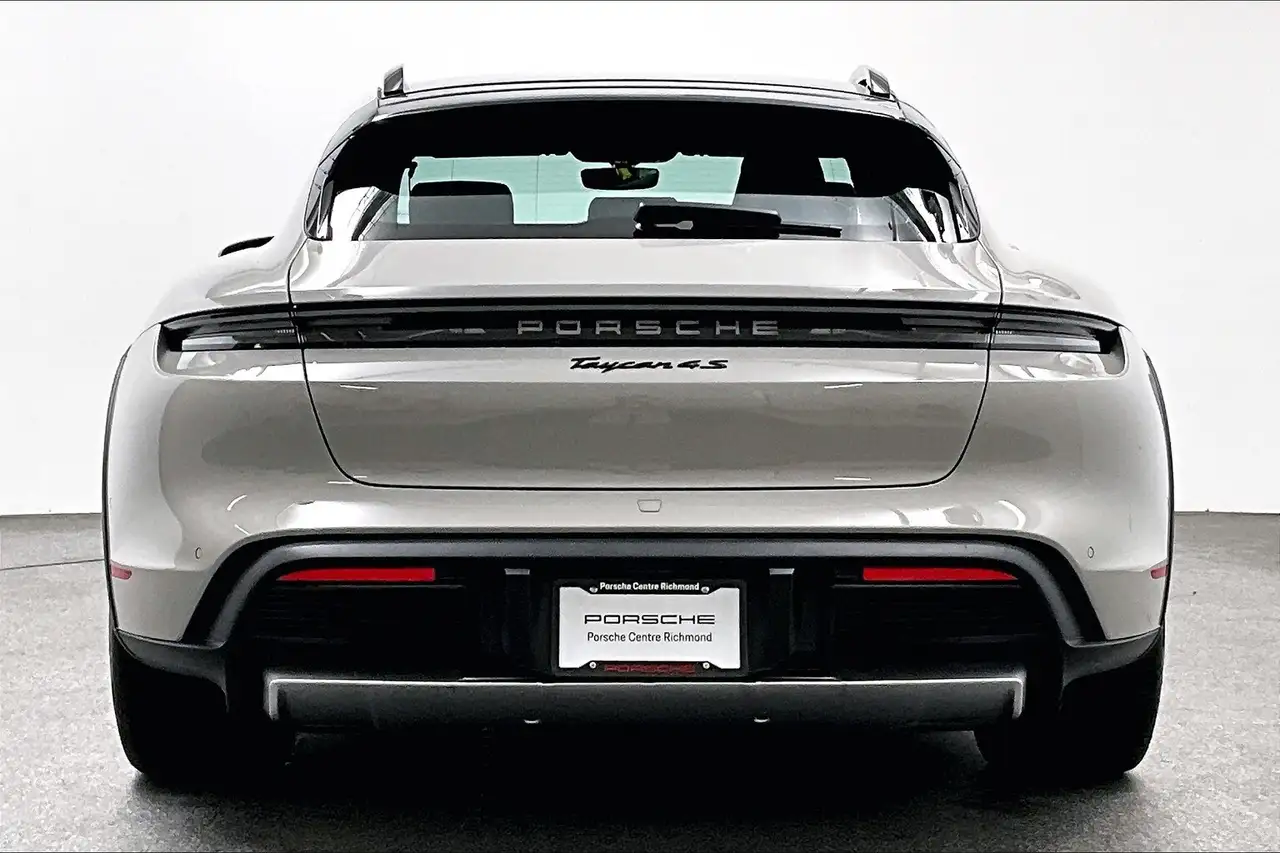 Porsche Taycan снимка Porsche Taycan
