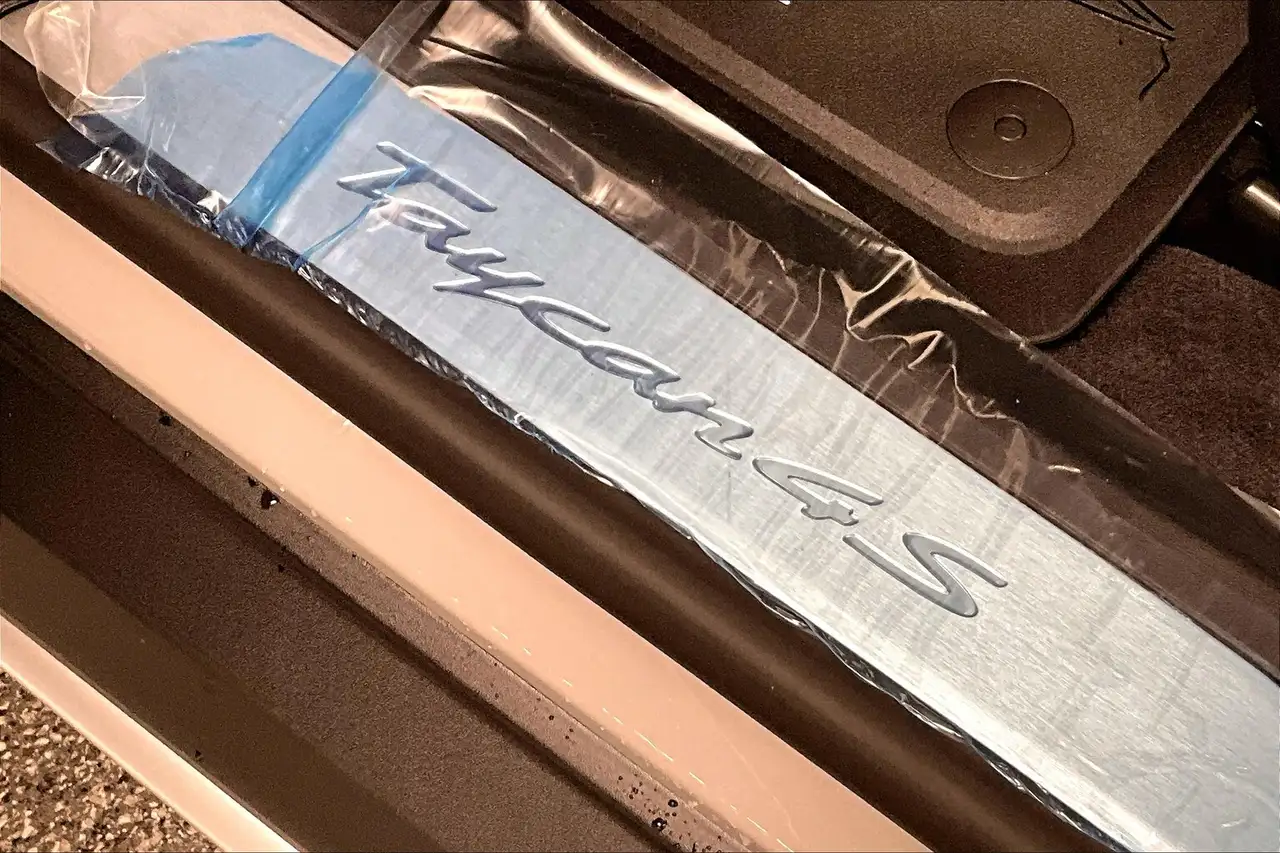Porsche Taycan снимка Porsche Taycan