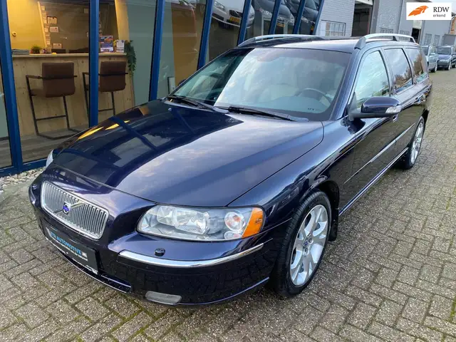 Volvo V70 2.4 Momentum Automaat 170PK