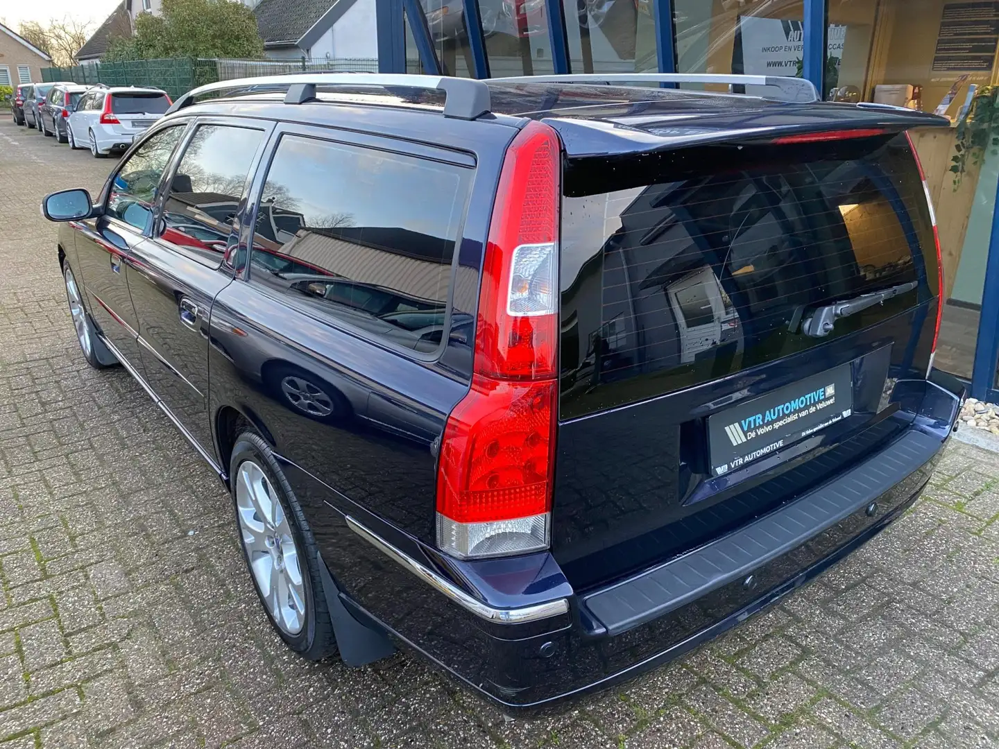 Volvo V70 2.4 Momentum Automaat 170PK Bleu - 2
