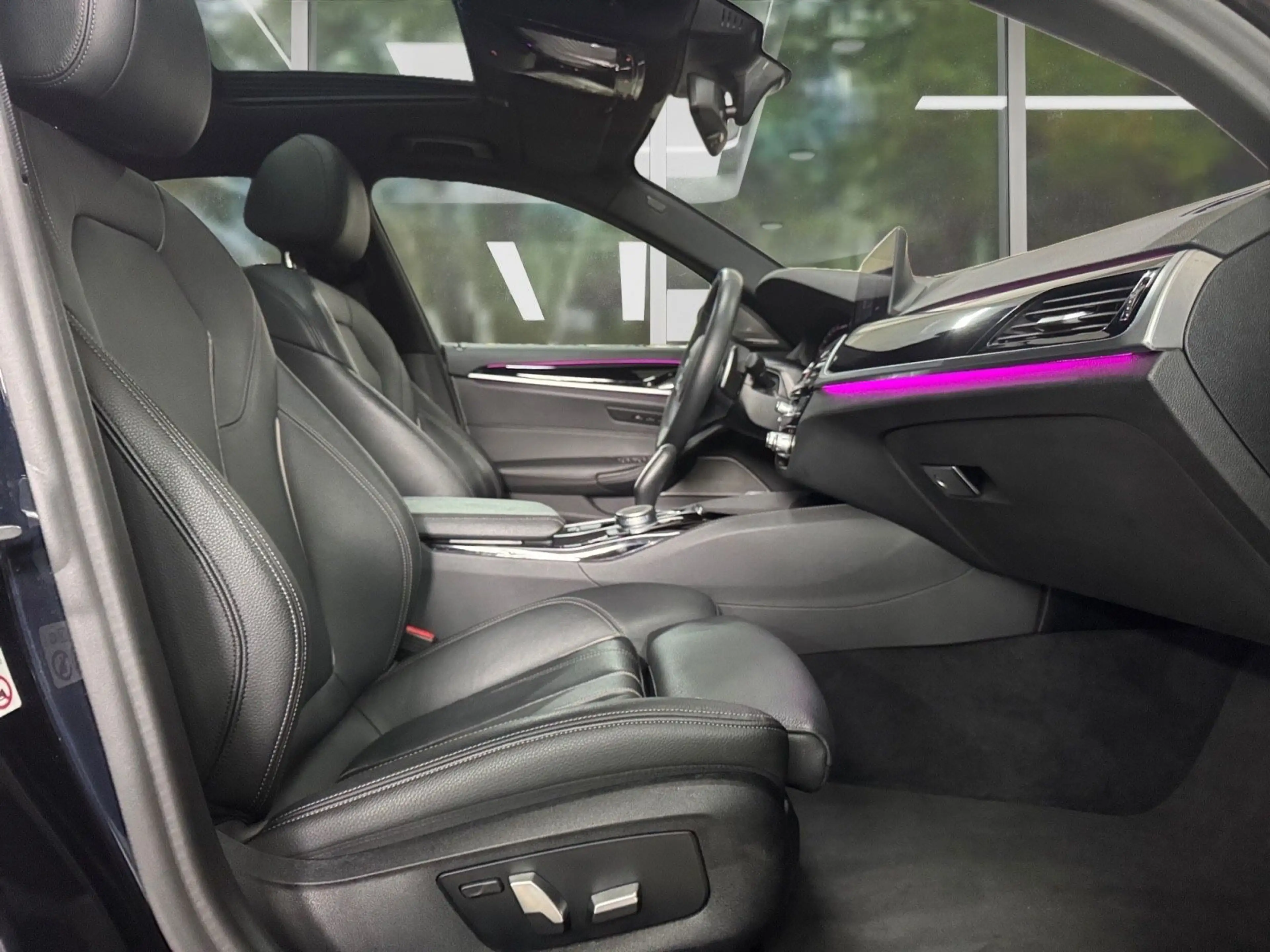 BMW 550 d xDrive Lim., Scheckheft, Harman/Kardon — photo 7
