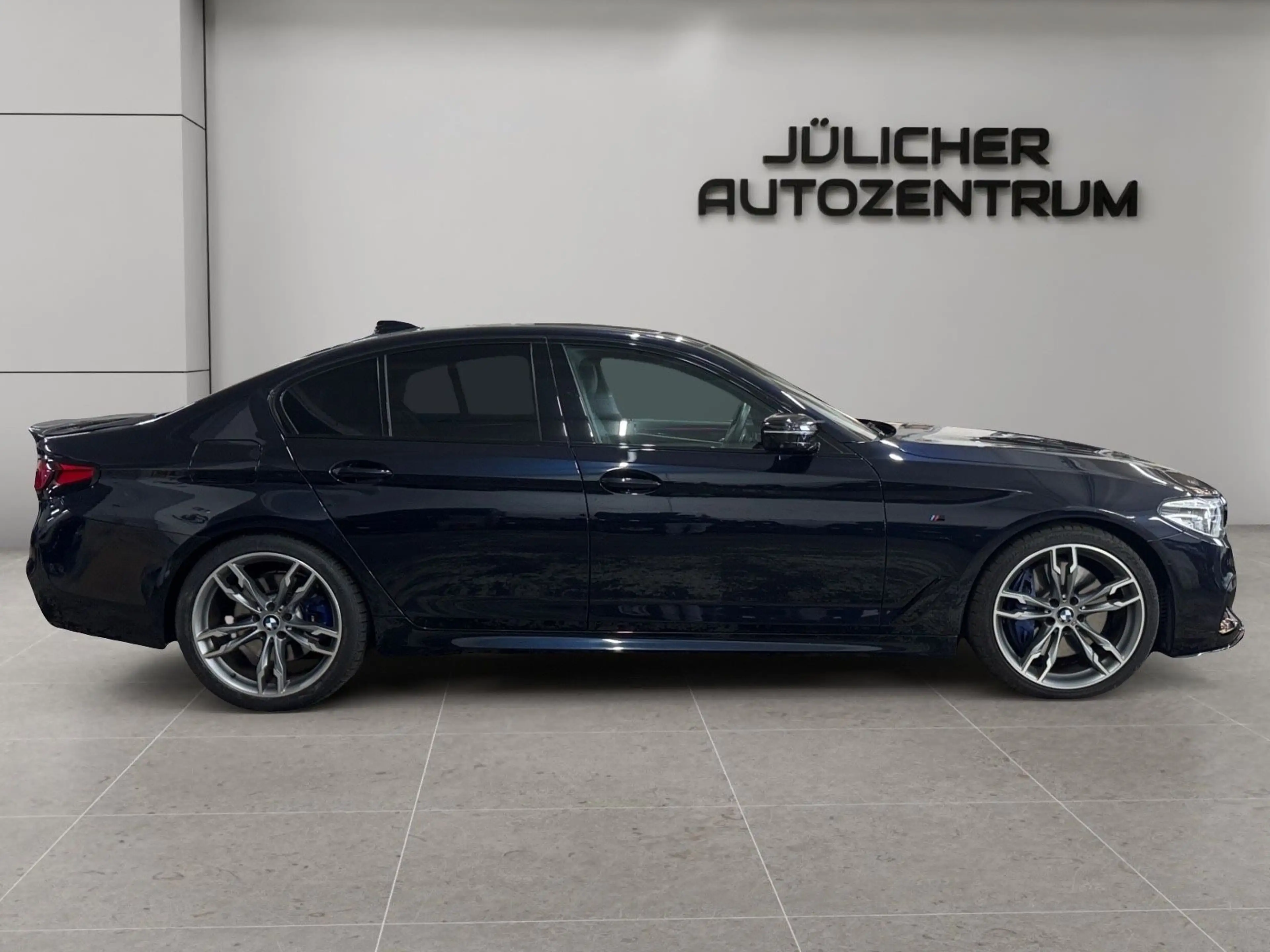 BMW 550 d xDrive Lim., Scheckheft, Harman/Kardon — photo 2
