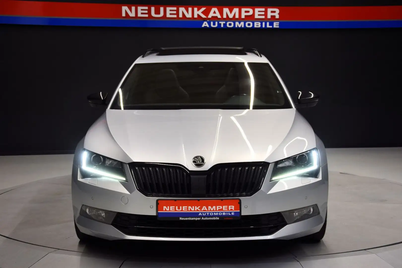 Skoda Superb Combi Sportline DSG Pano. Bi-Xenon Memory Silber - 2