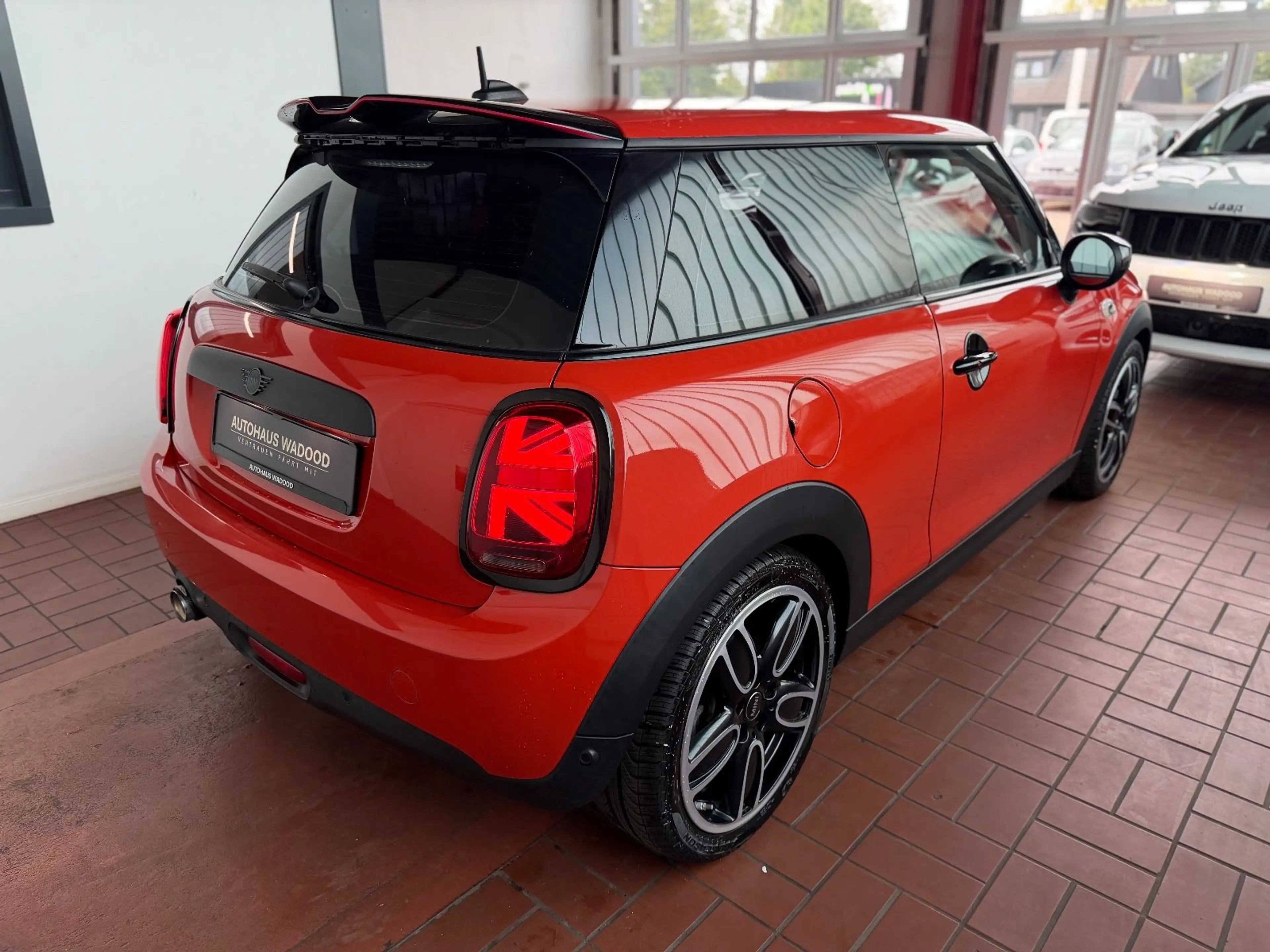 MINI One One 1.5/Kamera/Leder/Navi/Carplay/Sportsitze — photo 6