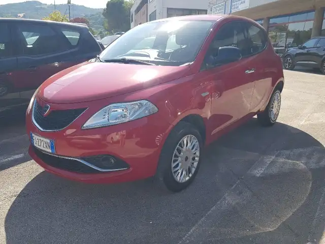 Lancia Ypsilon