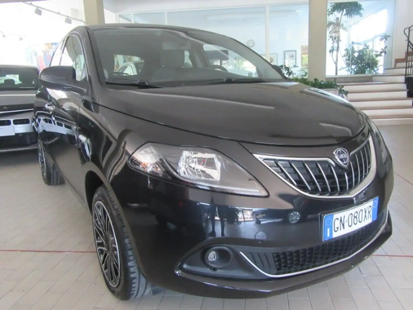 Lancia Ypsilon 1.0 FireFly 5p.S&S Hybrid Gold Plus Nero - 1