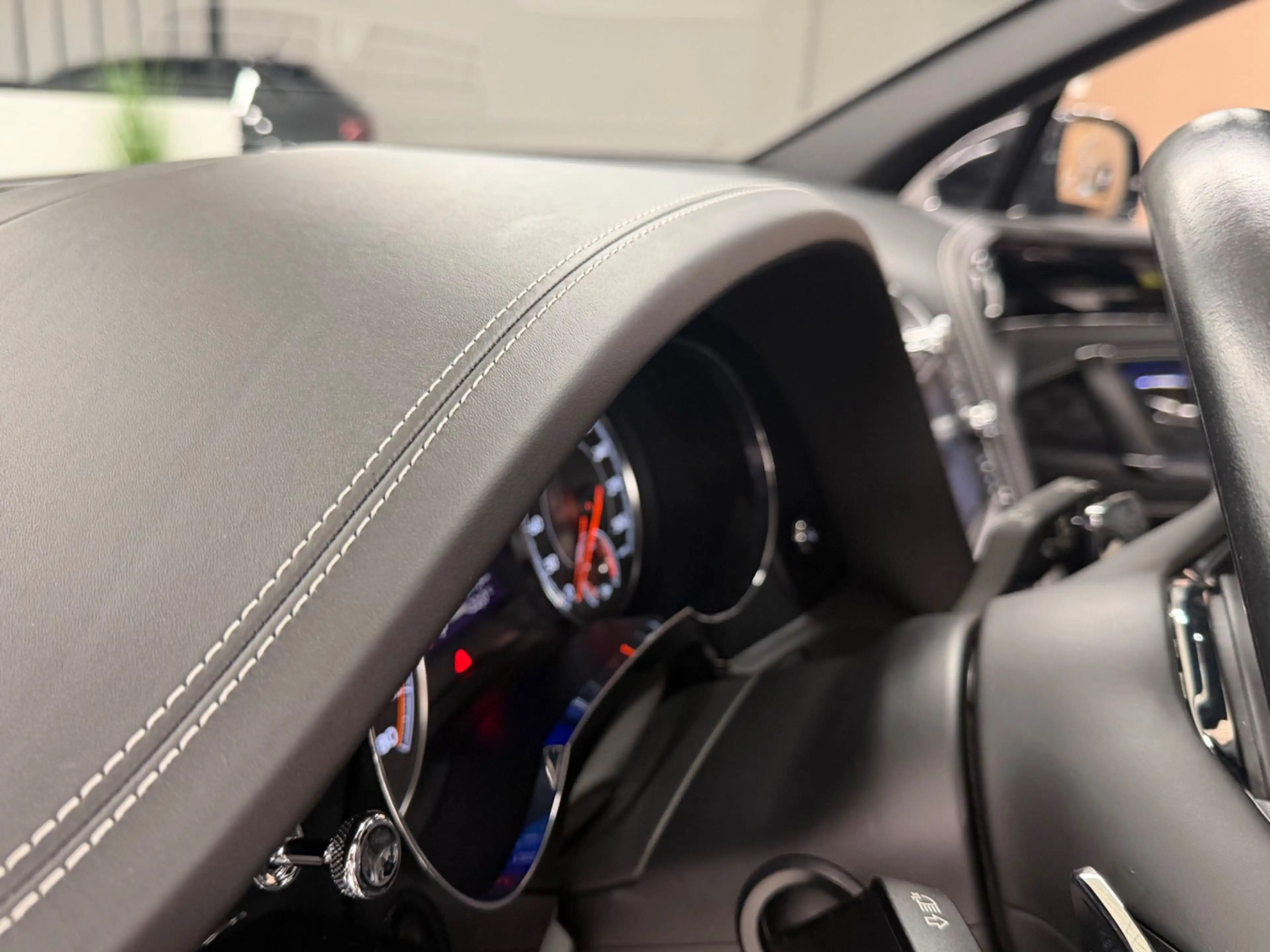 Bentley Bentayga Hybrid /100 Jahre Bentley — photo 12