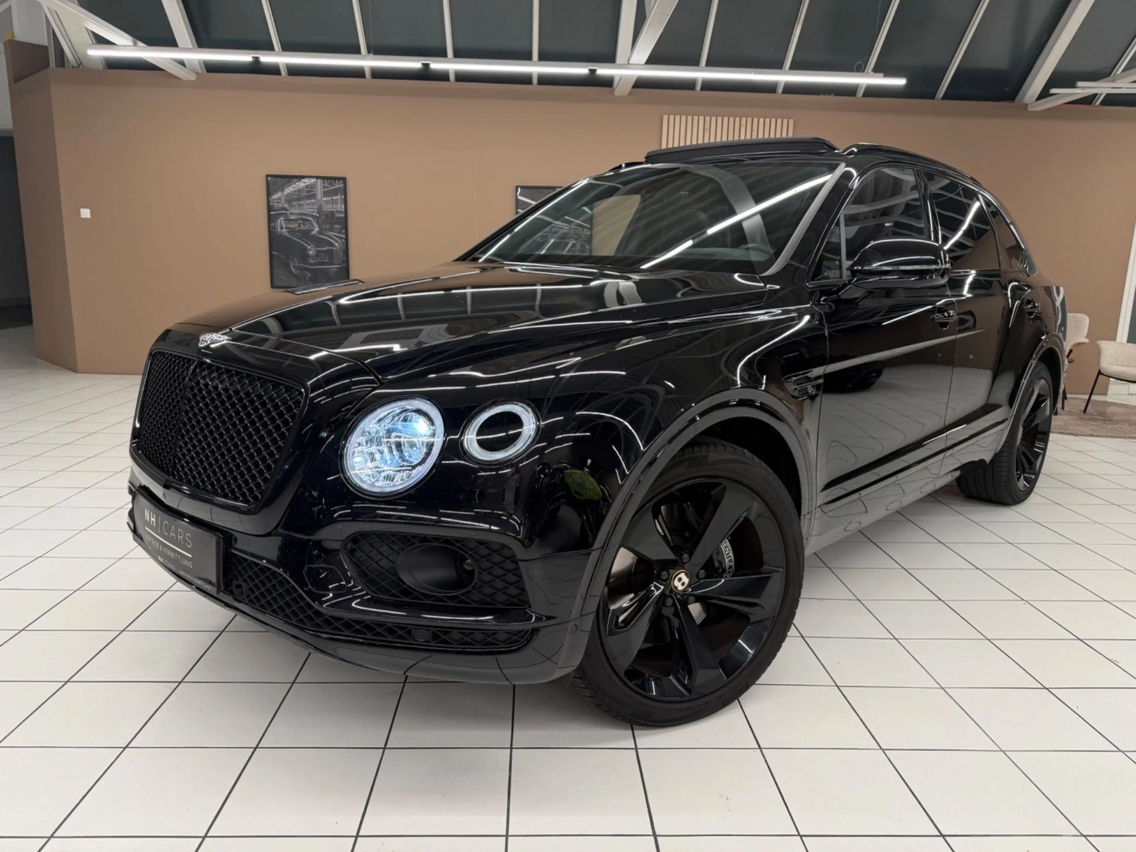 Bentley Bentayga Hybrid /100 Jahre Bentley — photo 7