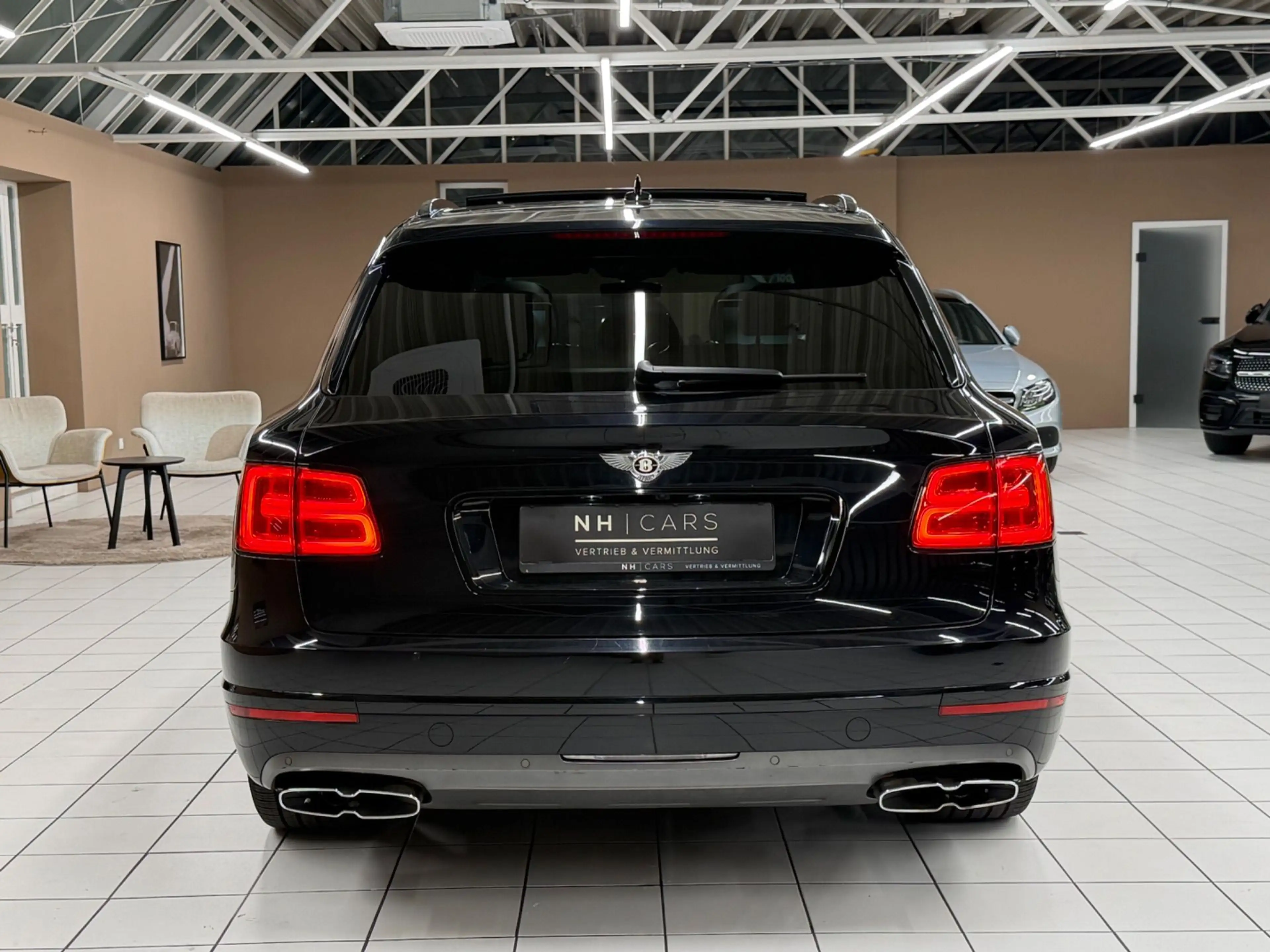 Bentley Bentayga Hybrid /100 Jahre Bentley — photo 5