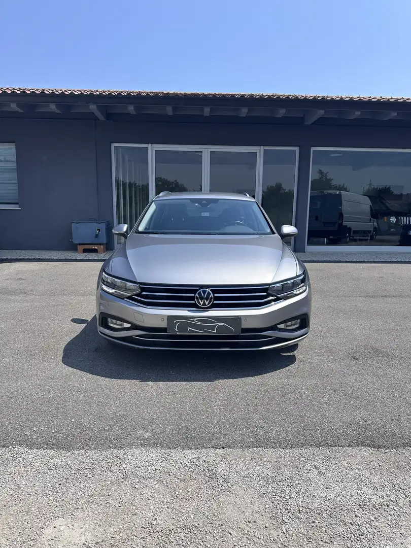Volkswagen Passat Variant 2.0 TDI BUSINESS PLUS 2022 122CV DSG Argento - 2