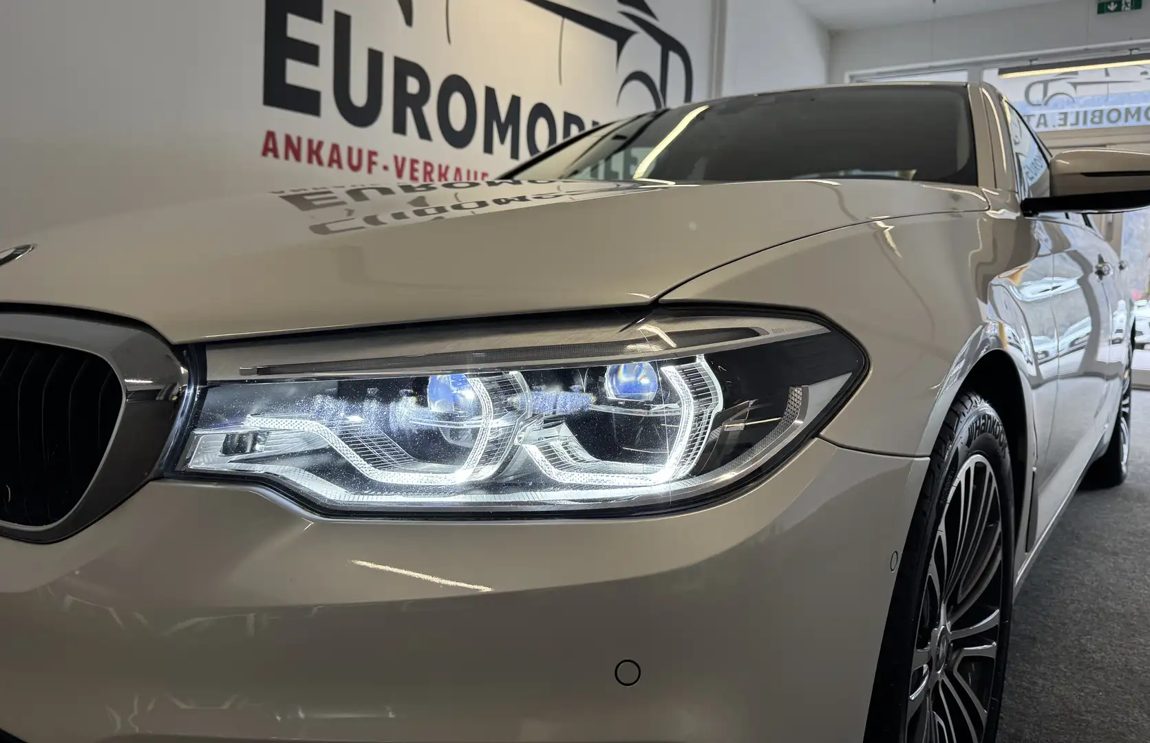 BMW 520 d Sport Line *360*4-ZON.*TOTW.*Parkassistent-P.* Weiß - 2