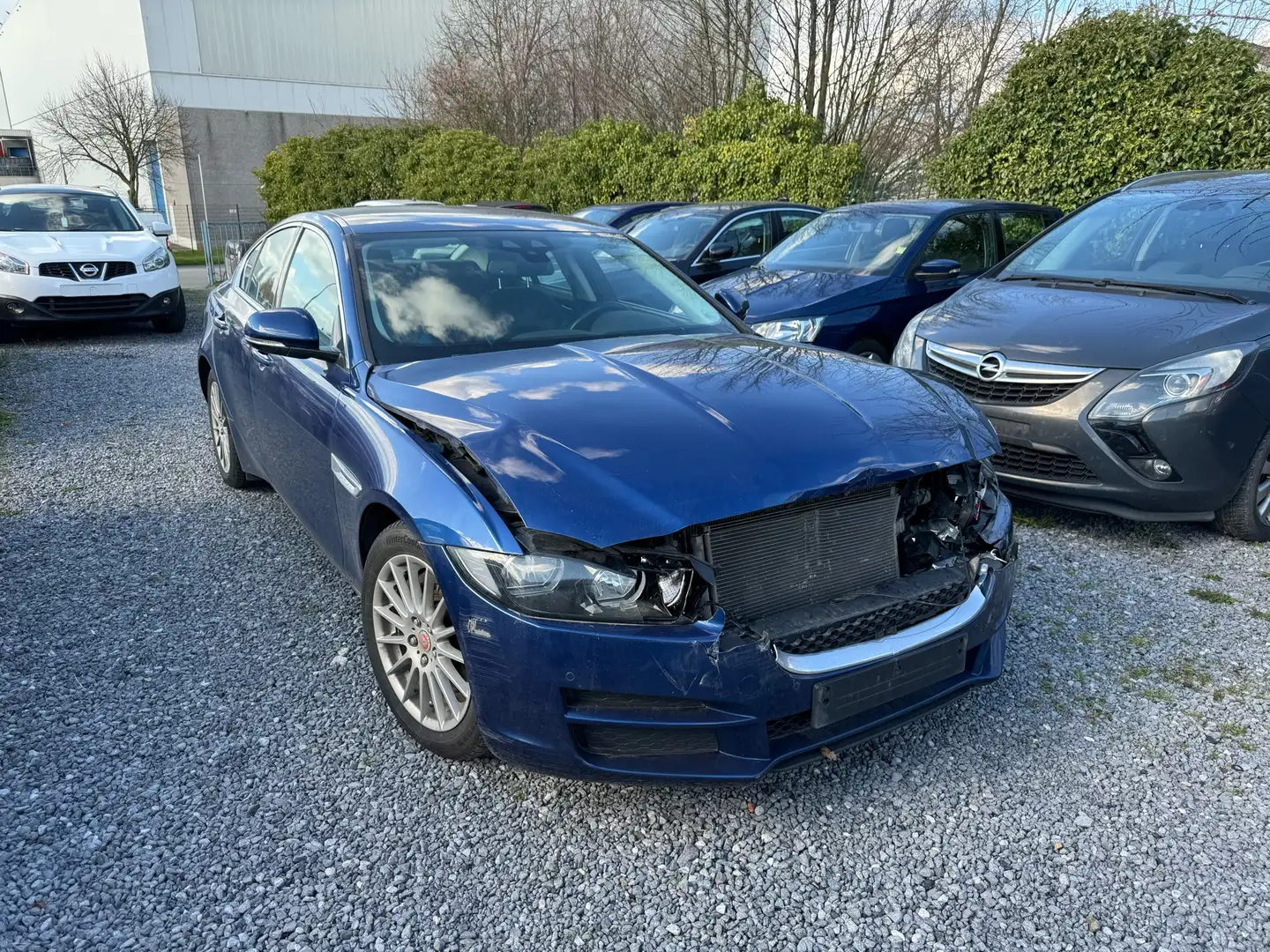 Jaguar XE 2.0 D E-Performance Prestige Niebieski - 2