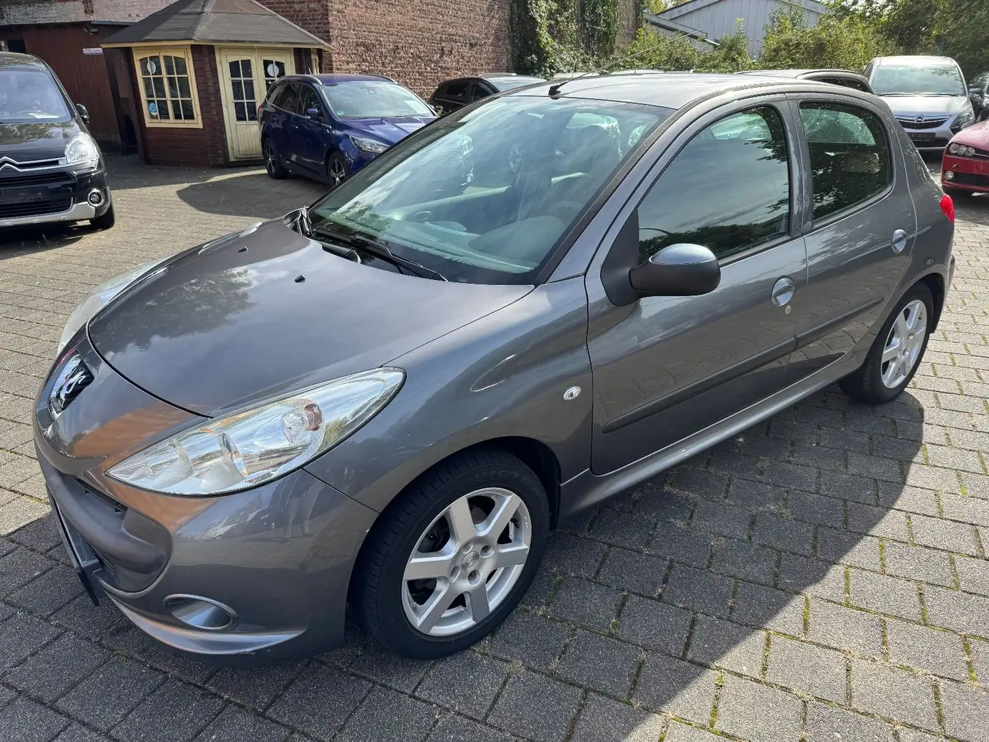 Peugeot 206 + 1.4 TÜV 01/2027/KLIMA/8 FACH BEREIFT/5-TÜR Grau - 1
