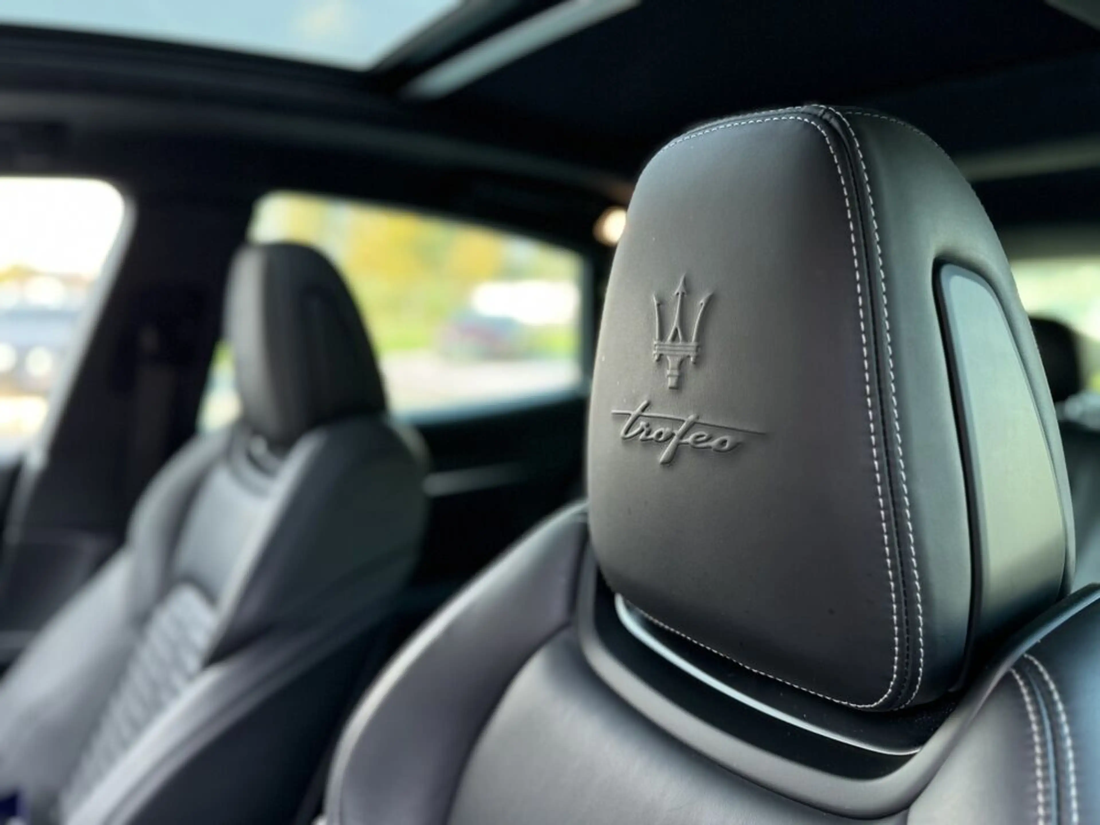 Maserati Levante Trofeo V8 580PS, PANO, EASY ENTRY-SOFTC... — photo 12