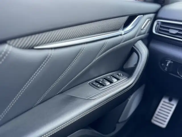 Maserati Levante Trofeo V8 580PS, PANO, EASY ENTRY-SOFTC... Ansicht 30