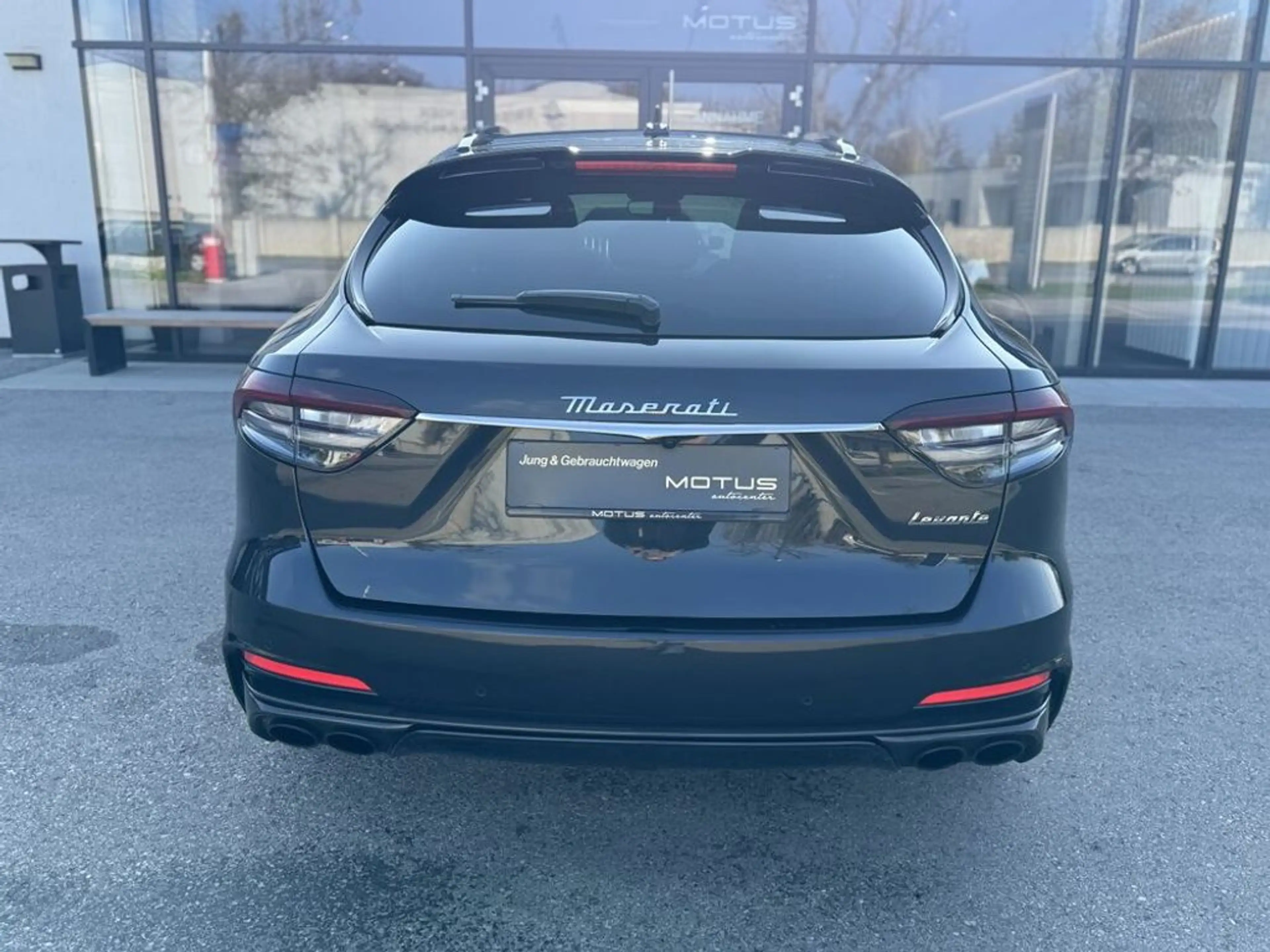 Maserati Levante Trofeo V8 580PS, PANO, EASY ENTRY-SOFTC... — photo 7