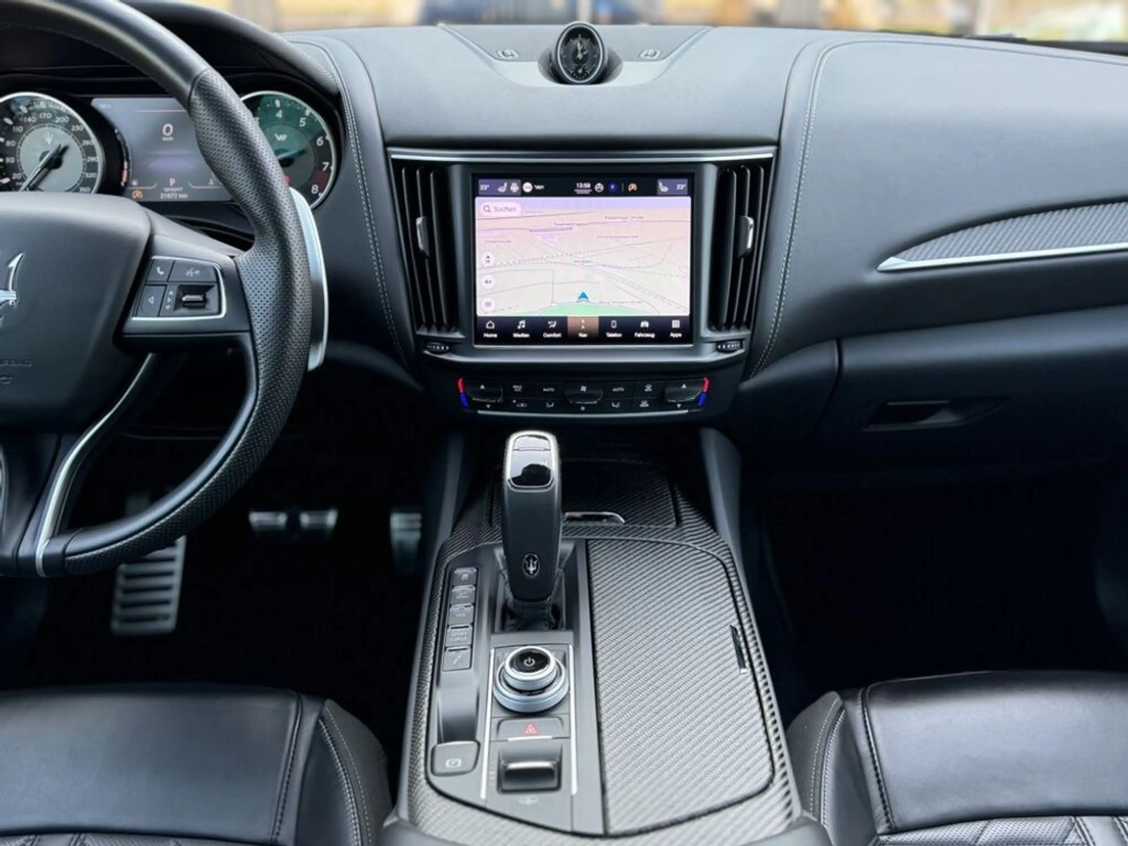 Maserati Levante Trofeo V8 580PS, PANO, EASY ENTRY-SOFTC... — photo 13